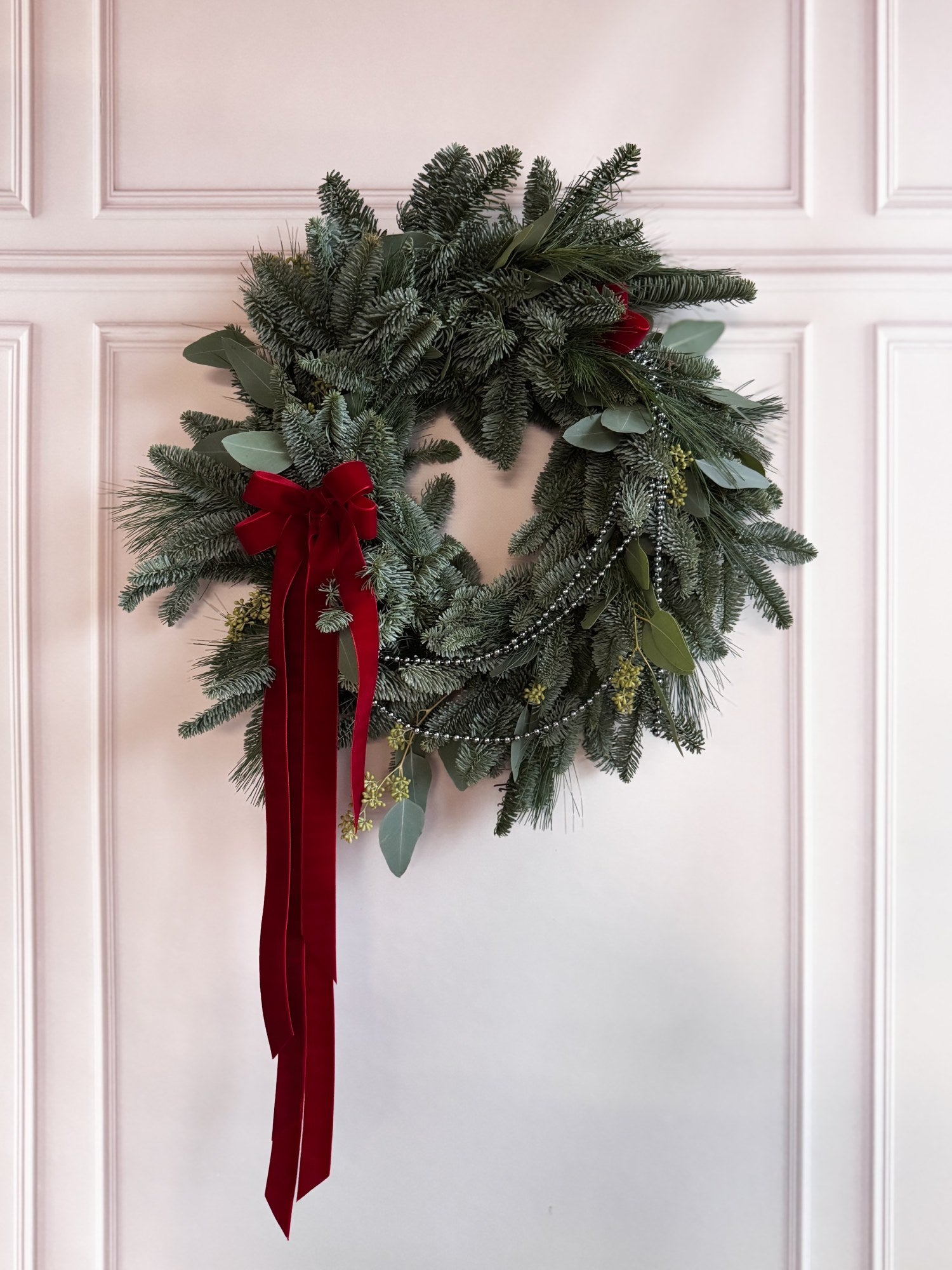 Різдвяний віночок з бусами