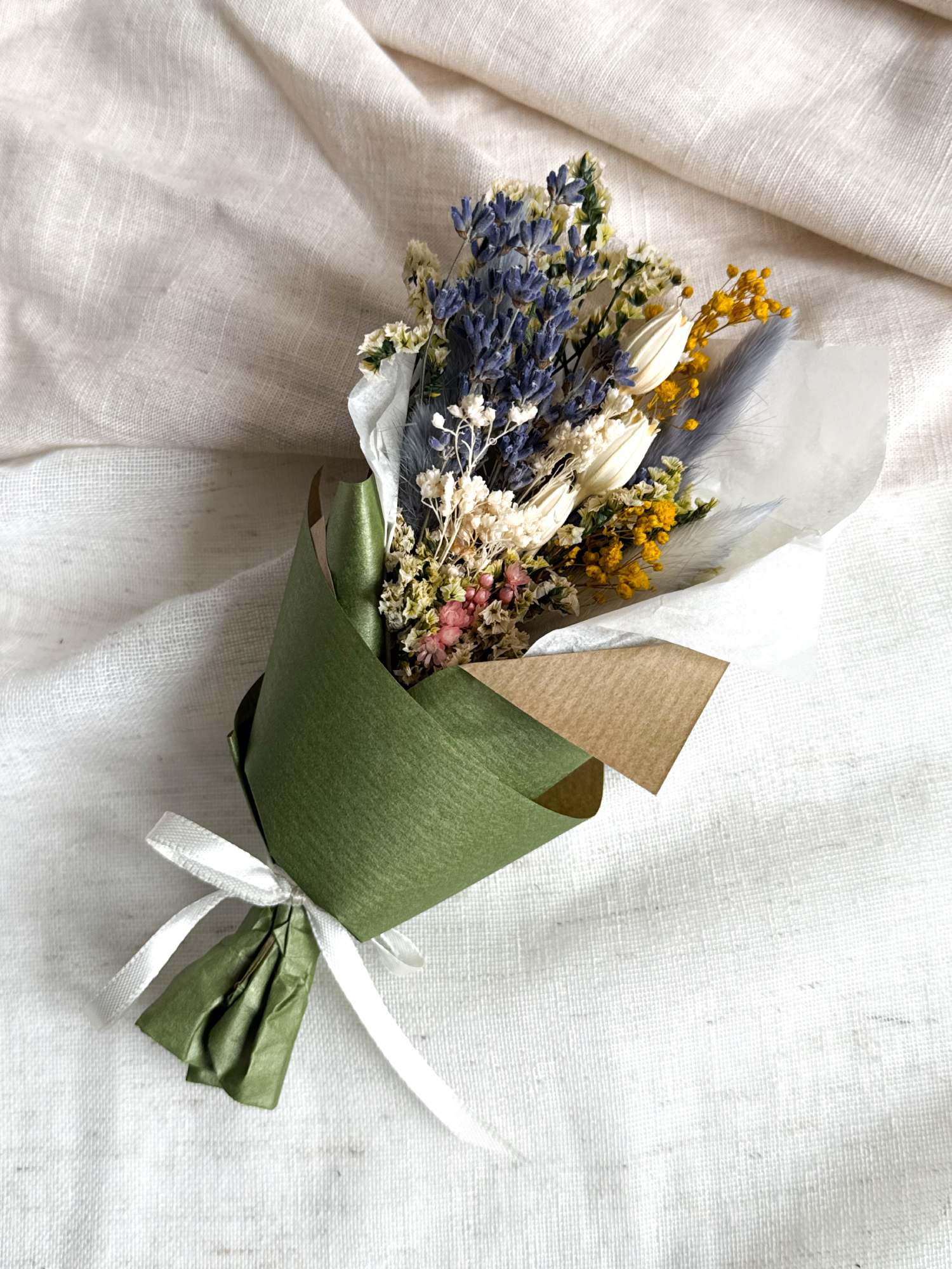Весняний міні букет з сухоцвітів