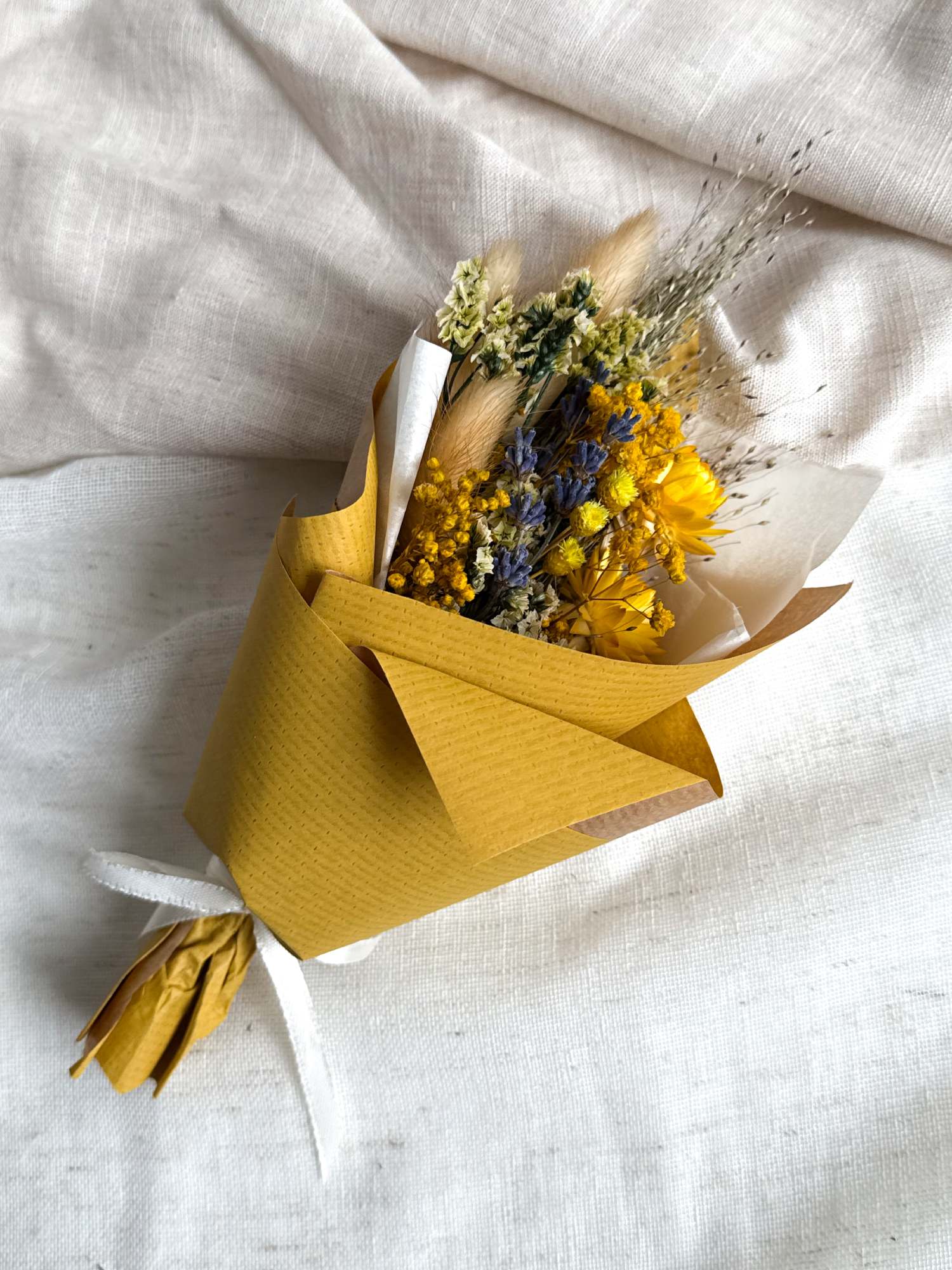 Весняний міні букет з сухоцвітів