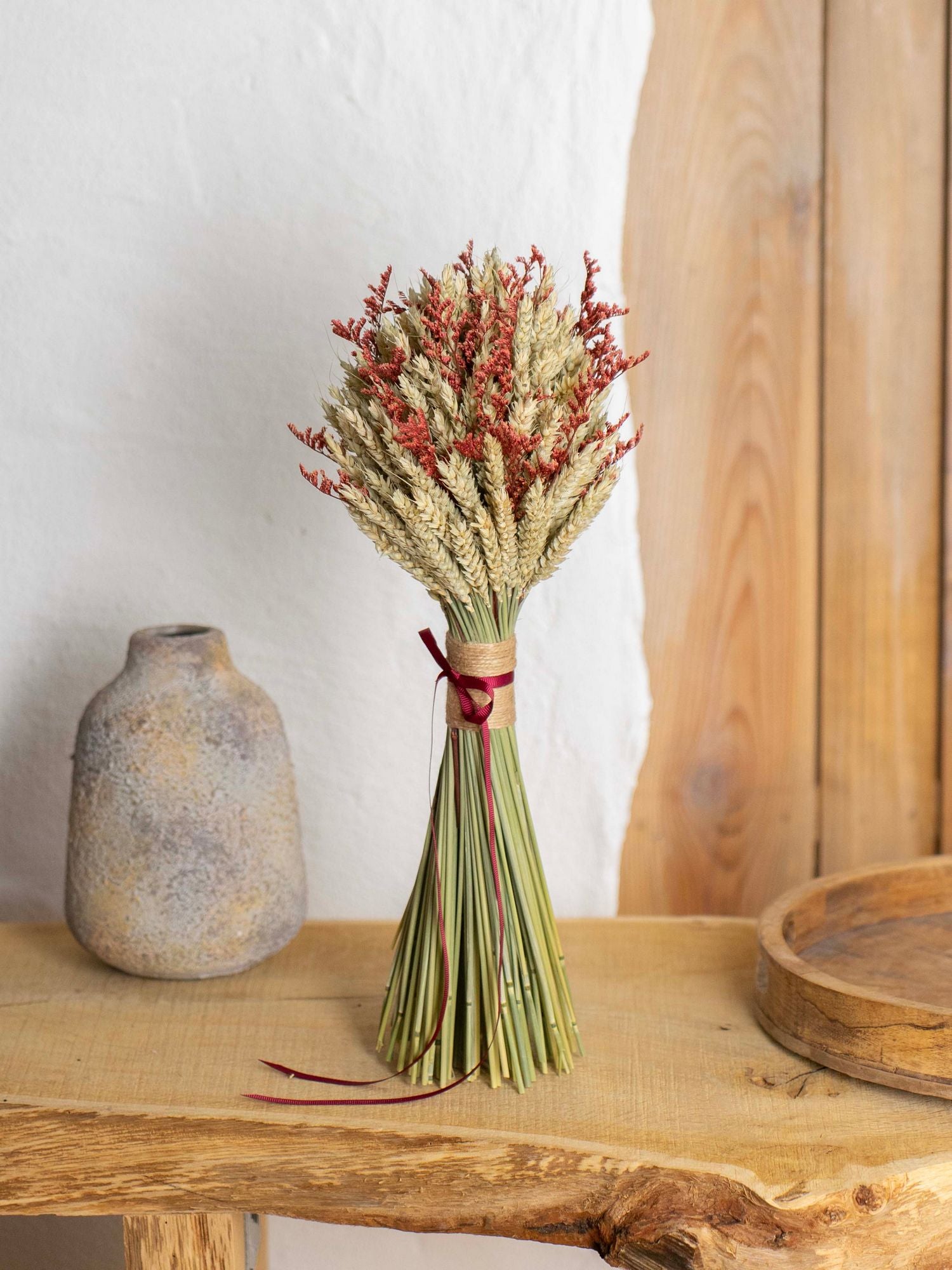 Сніп з червоними акцентами