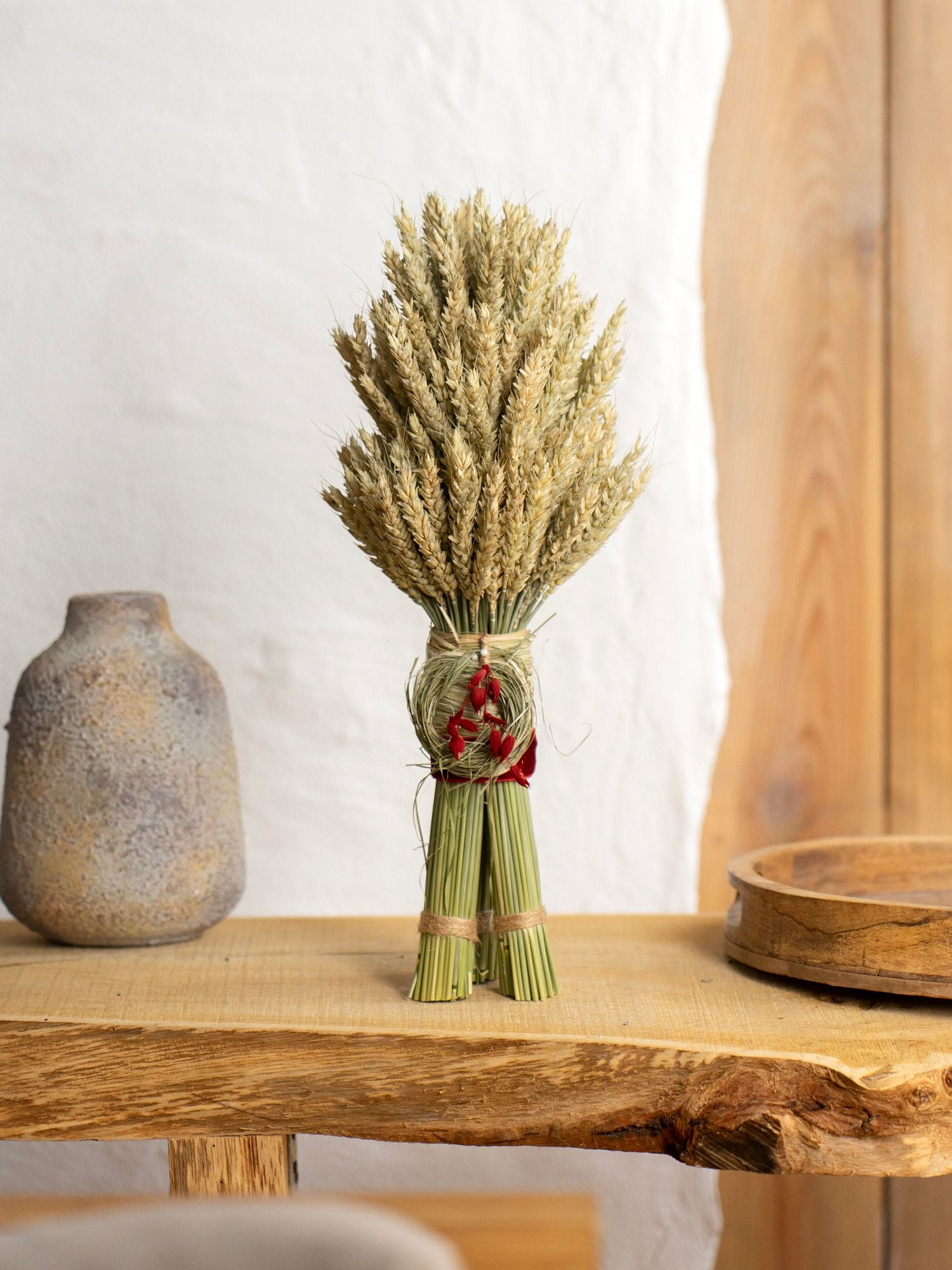 Класичний різдвяний дідух з рогозом