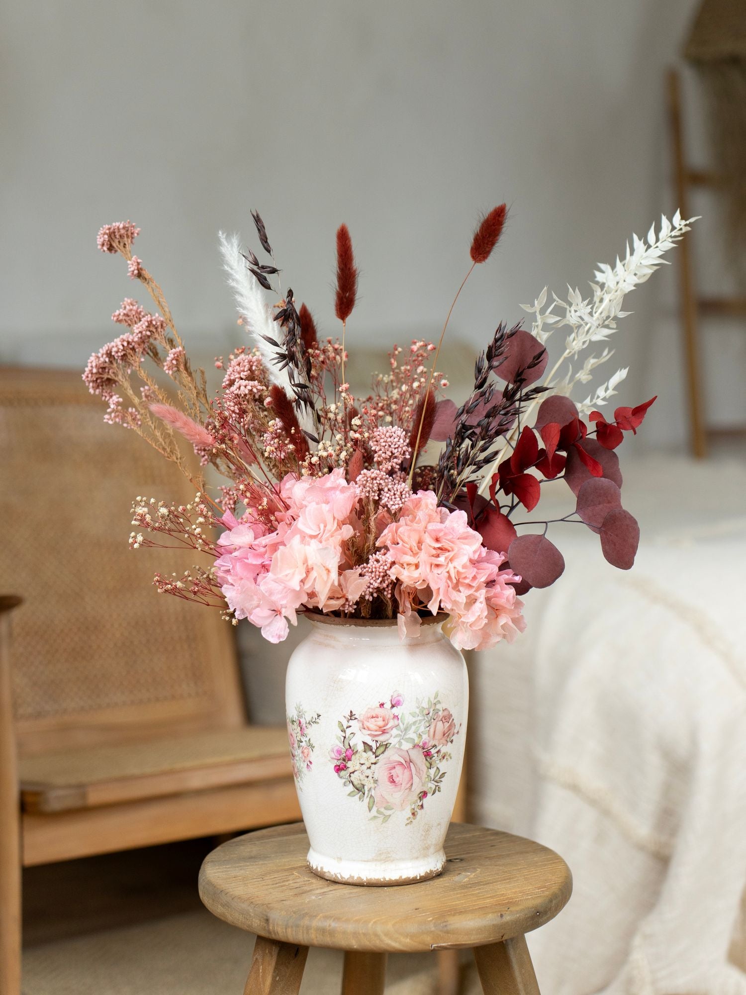 Рожева композиція у стилі прованс