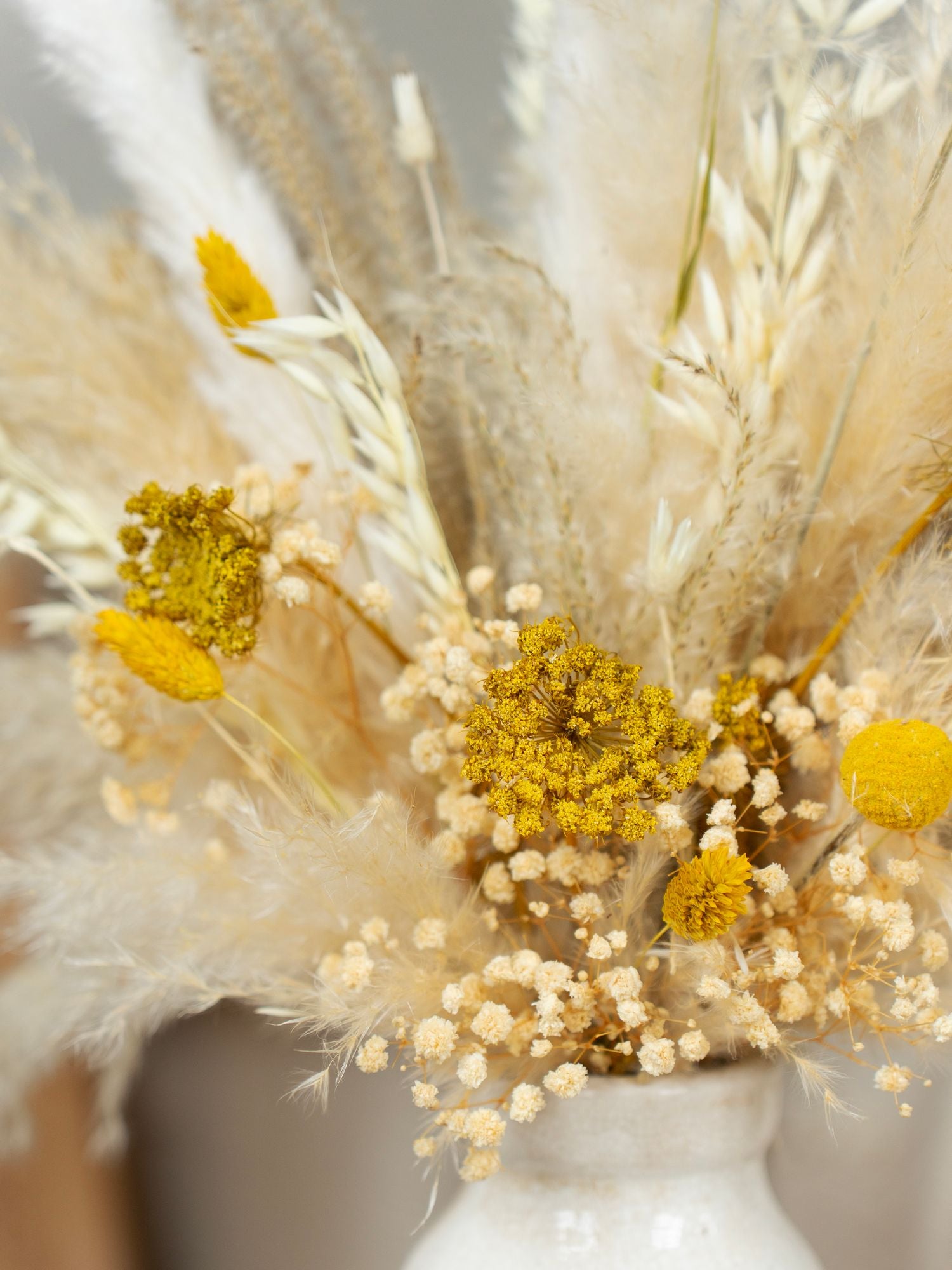 Бохо композиція з жовтими акцентами