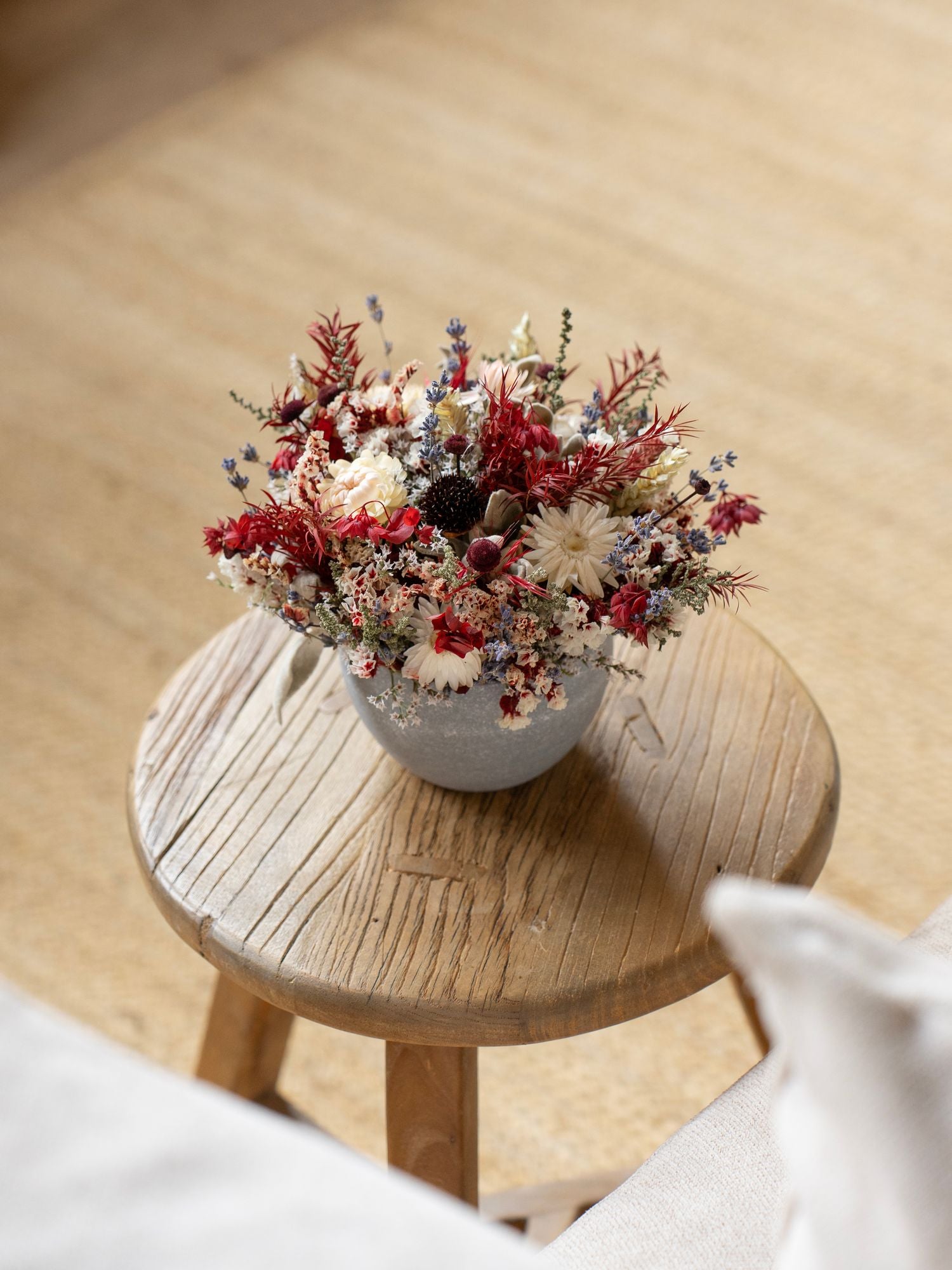 Яскраве міні кашпо з сухоцвітами