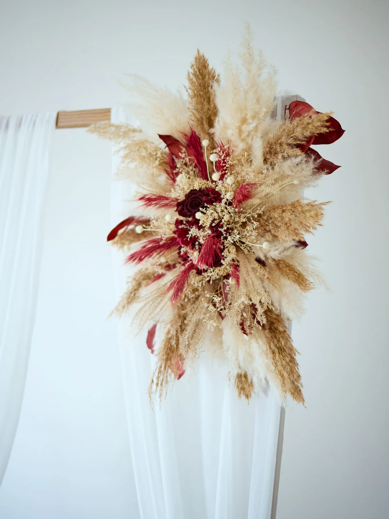 декоративна композиція для весільної арки з пампасом композиції для арки