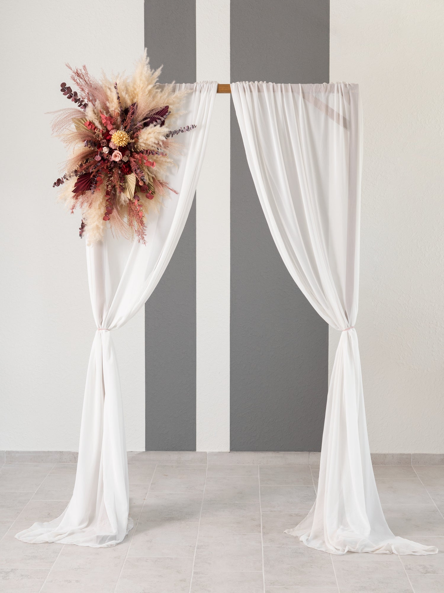 пильно рожева композиція для весільної арки з пампасом композиції для арки