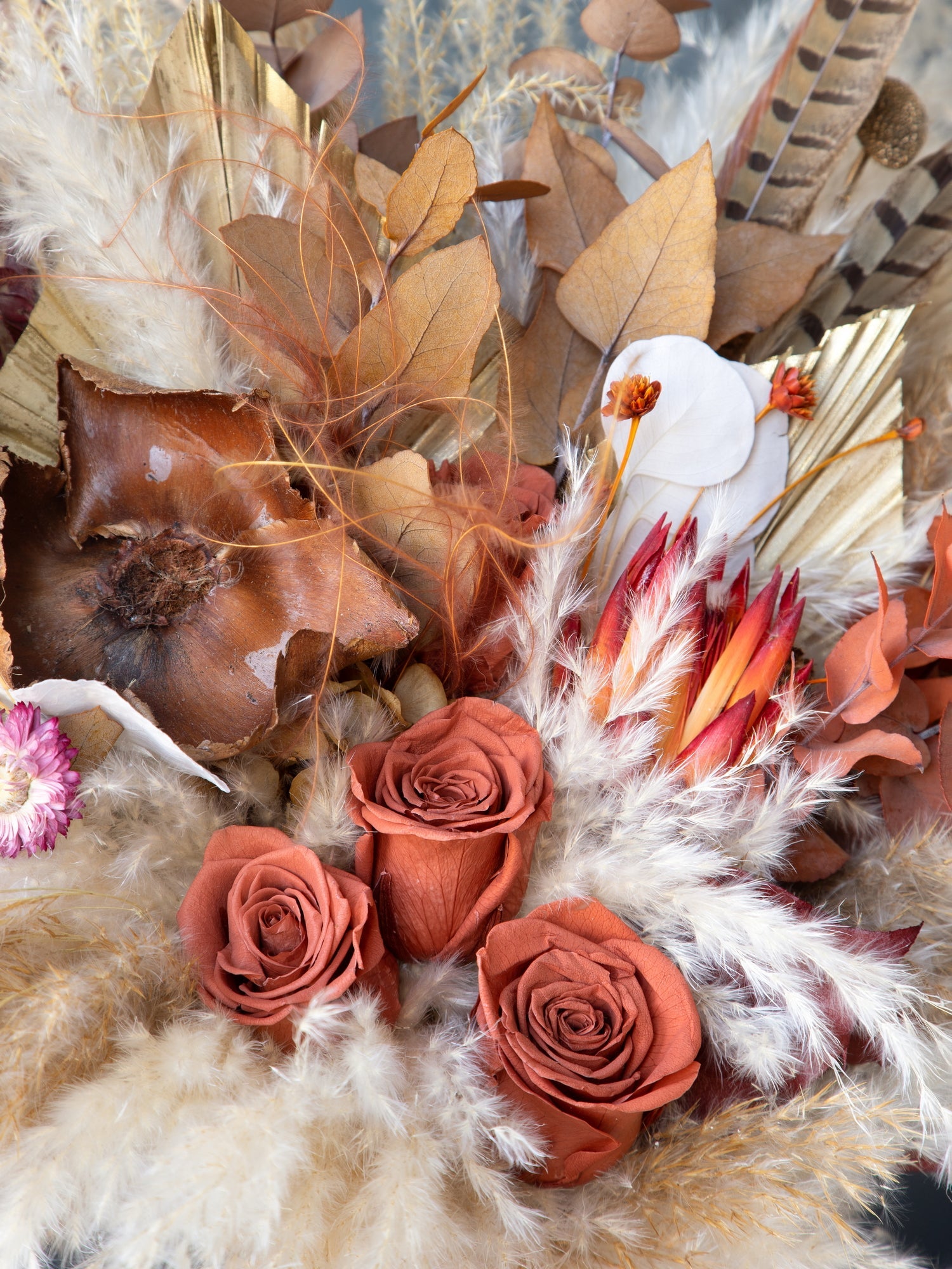 теракотовий букет із пірям фазана подарункові букети