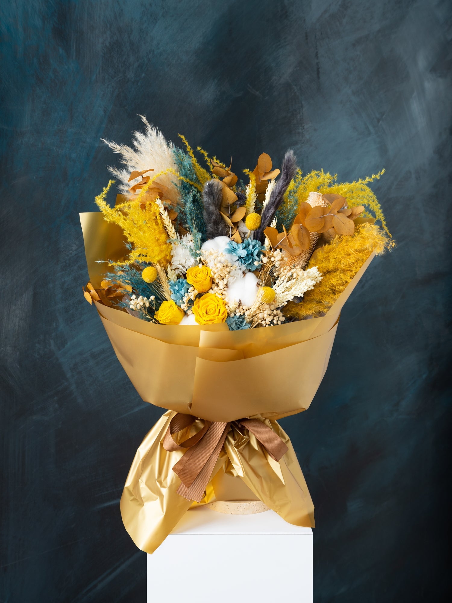 яскравий жовто блакитний подарунковий букет подарункові букети