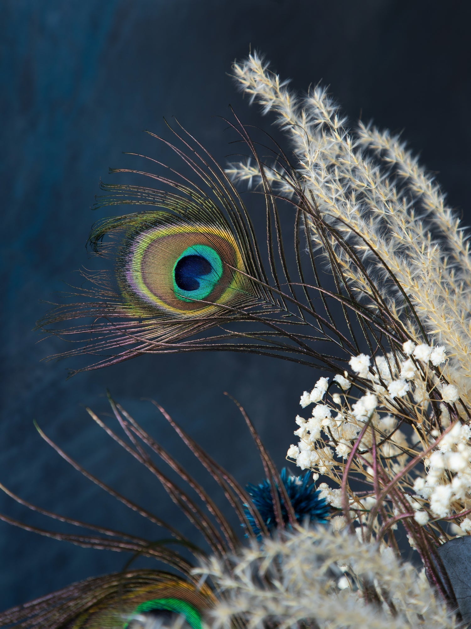 Асиметричний букет з блакитною гортензією - DecorFlowerBar