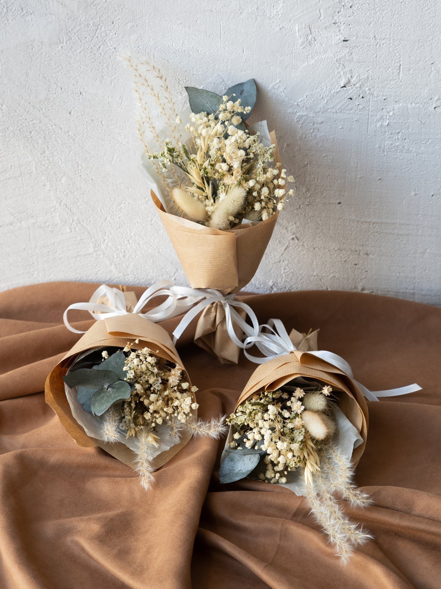 Бежеві міні букети з евкаліптом - DecorFlowerBar