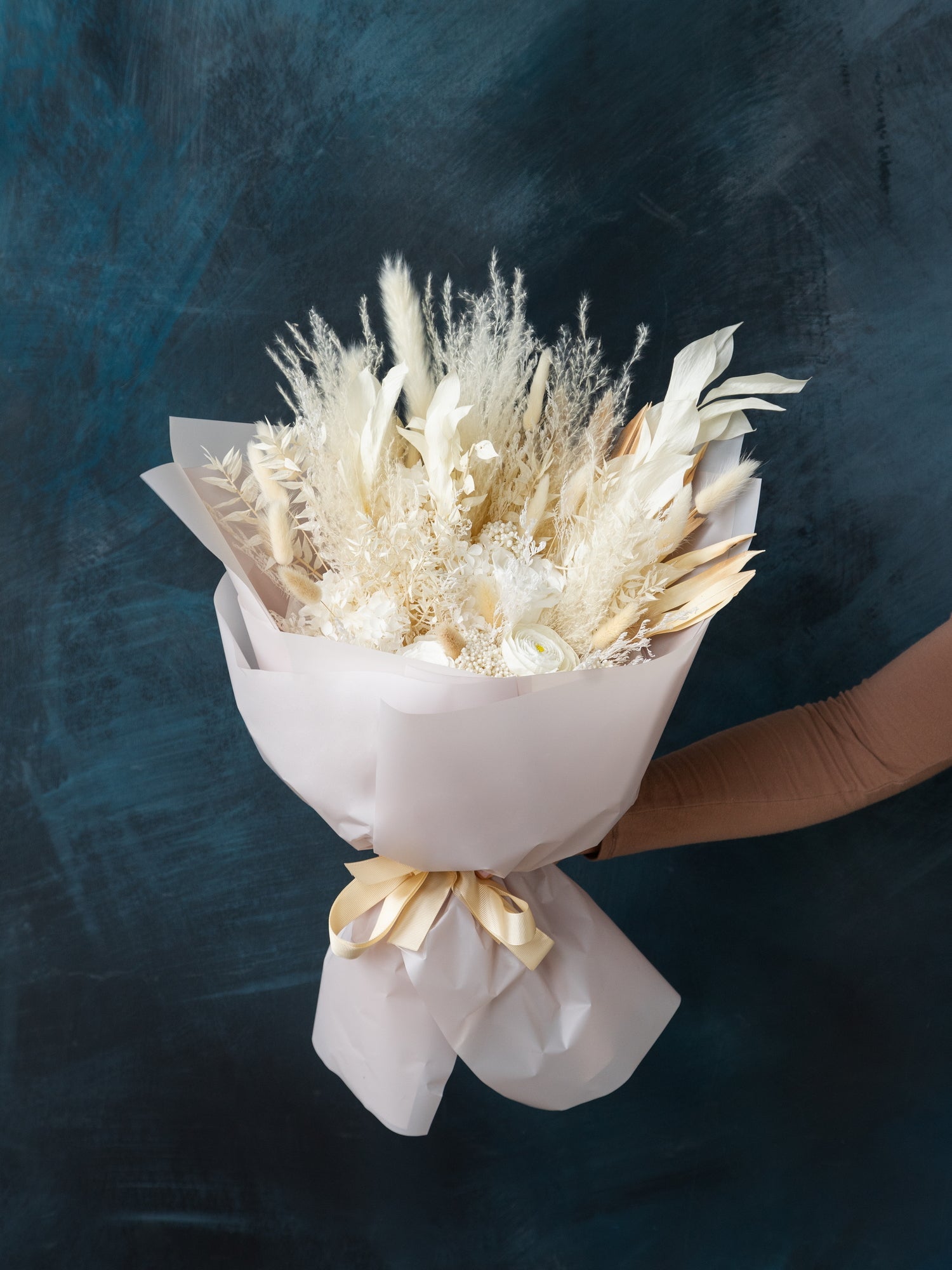 Білосніжний букет із сухоцвітів та стабілізованих квітів - DecorFlowerBar