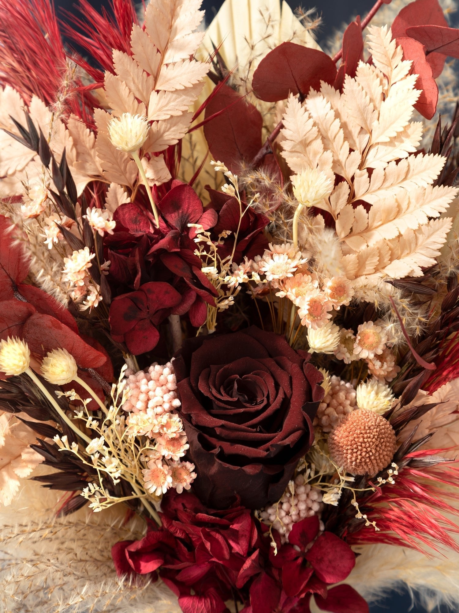 Бордовий букет для подруги нареченої з пампасом - DecorFlowerBar