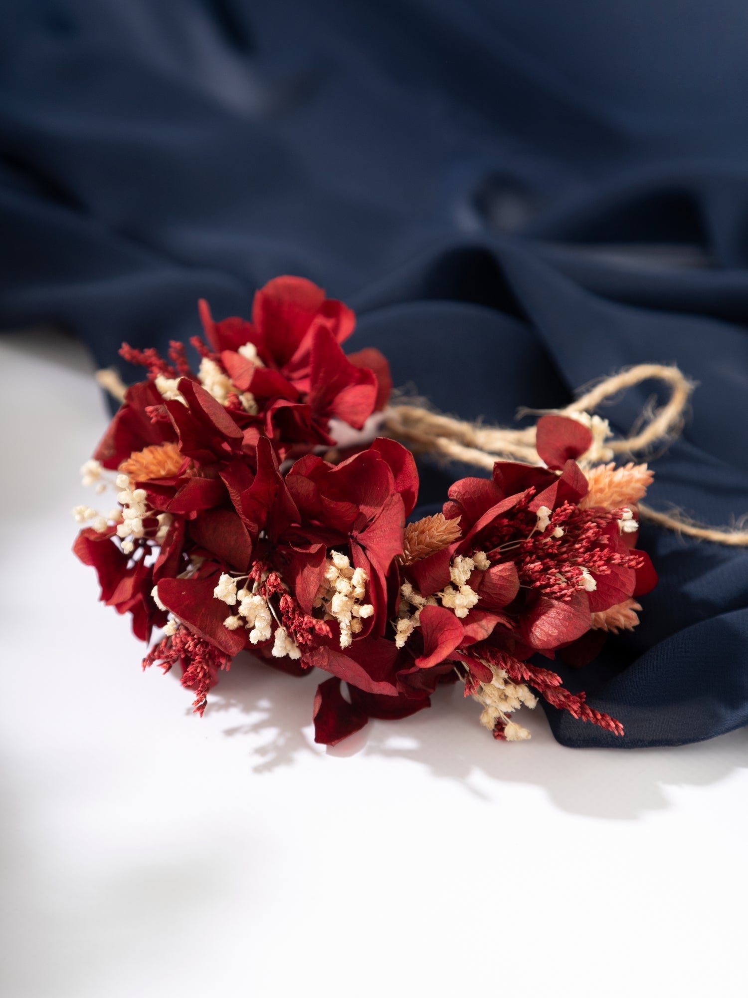 Бордовий корсаж з гортензією - DecorFlowerBar