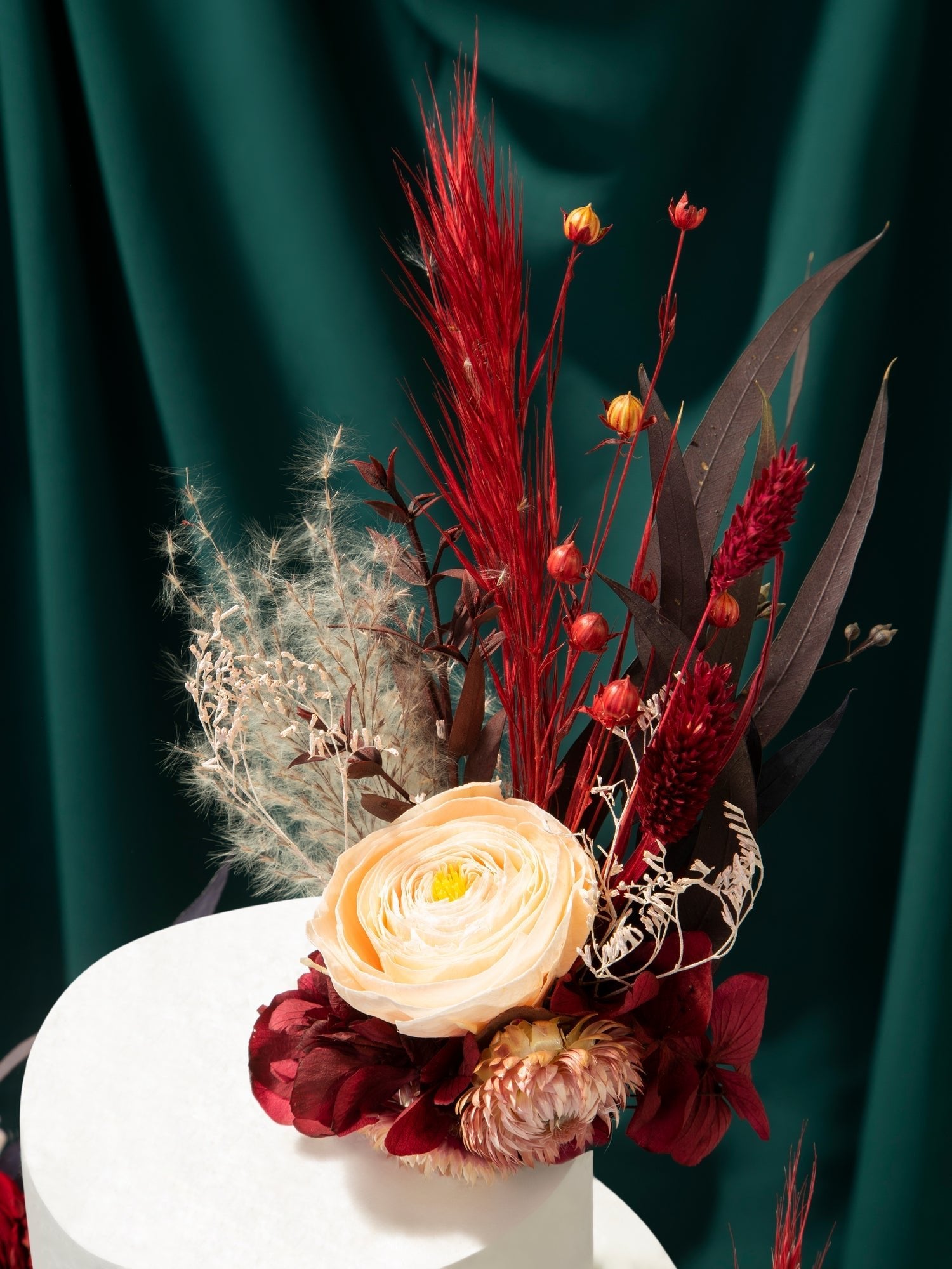 Бордово-синій декор на весільний торт - DecorFlowerBar