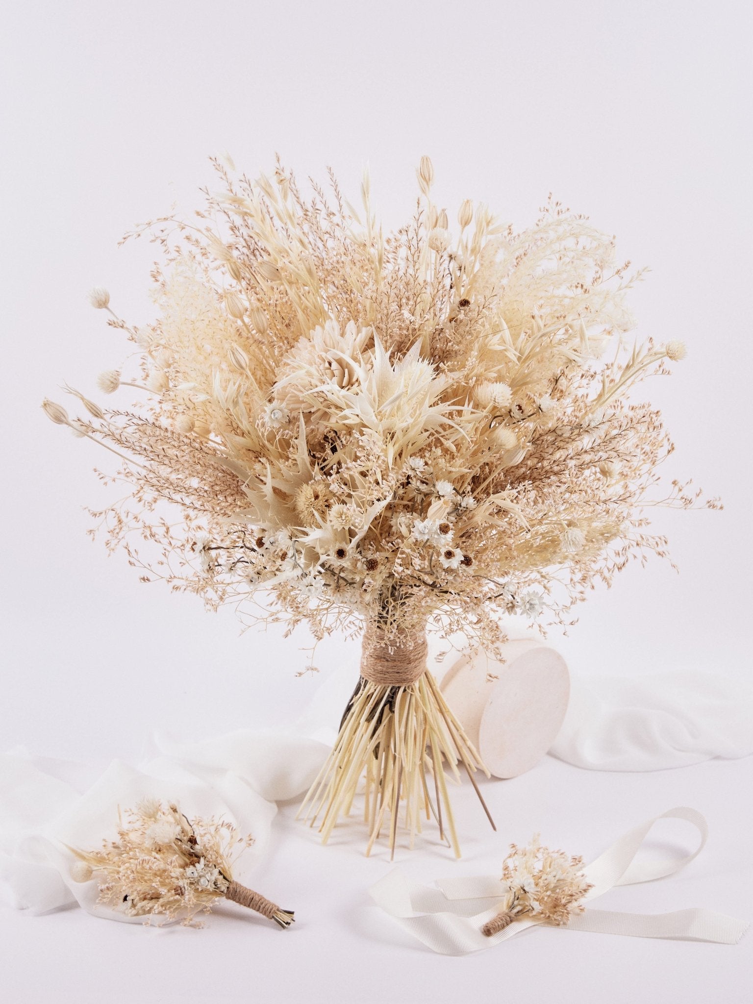 Букет нареченої білий із диких сухоцвітів - DecorFlowerBar