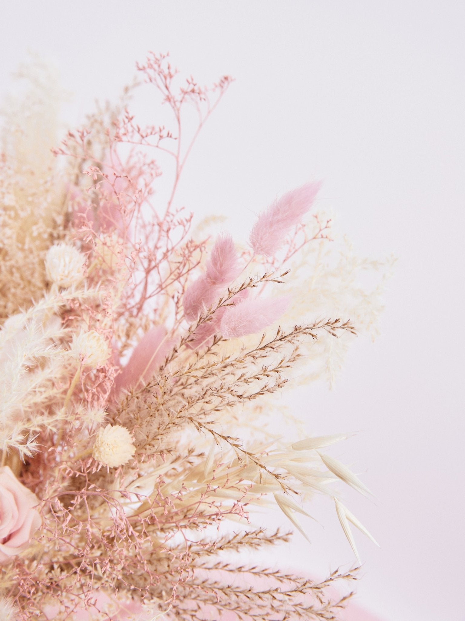 Букет нареченої з пудровими трояндами - DecorFlowerBar