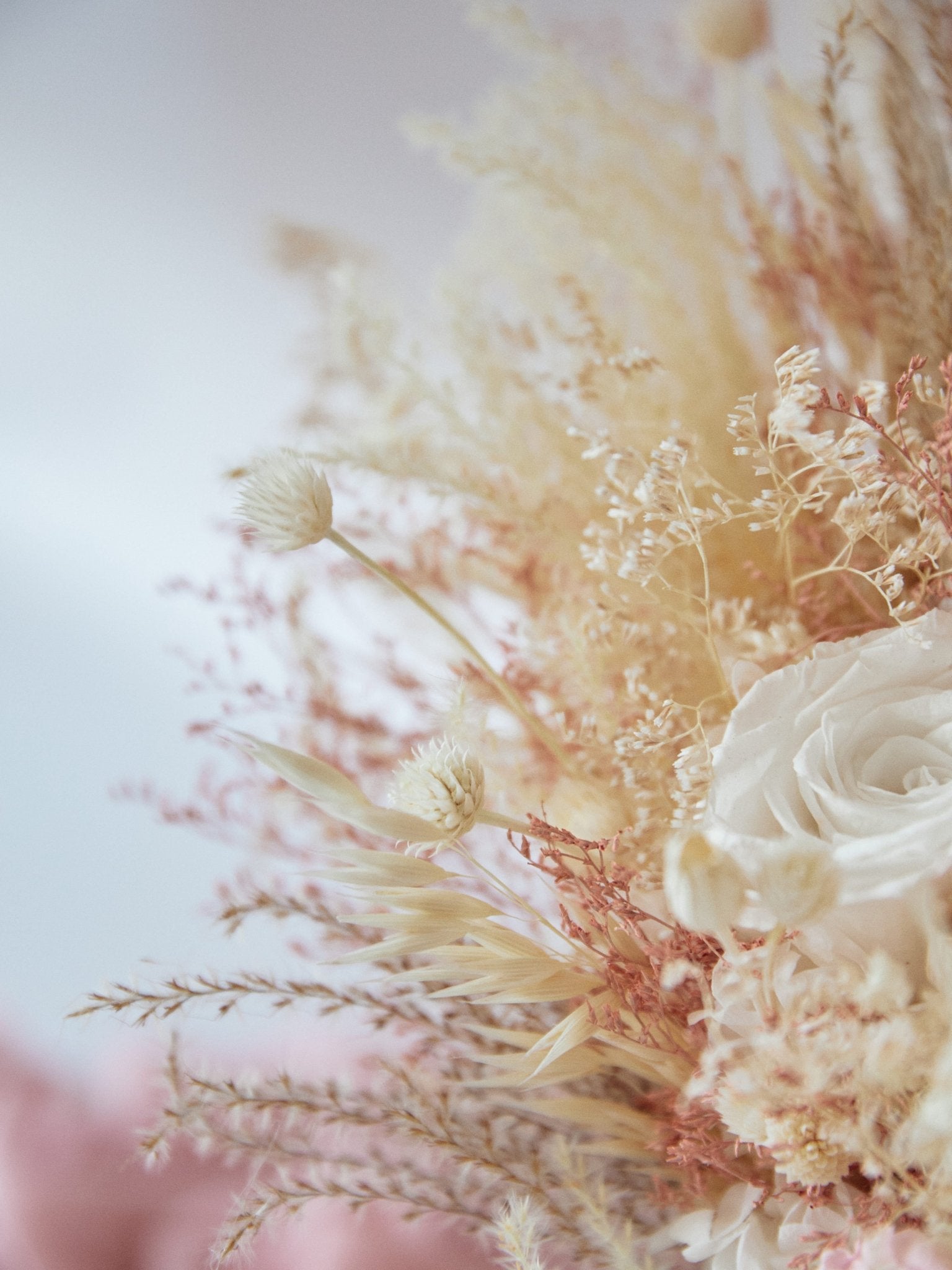 Букет нареченої з пудровими трояндами - DecorFlowerBar