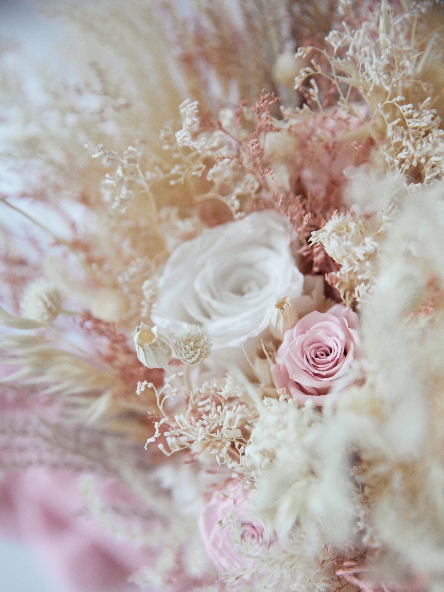Букет нареченої з пудровими трояндами - DecorFlowerBar