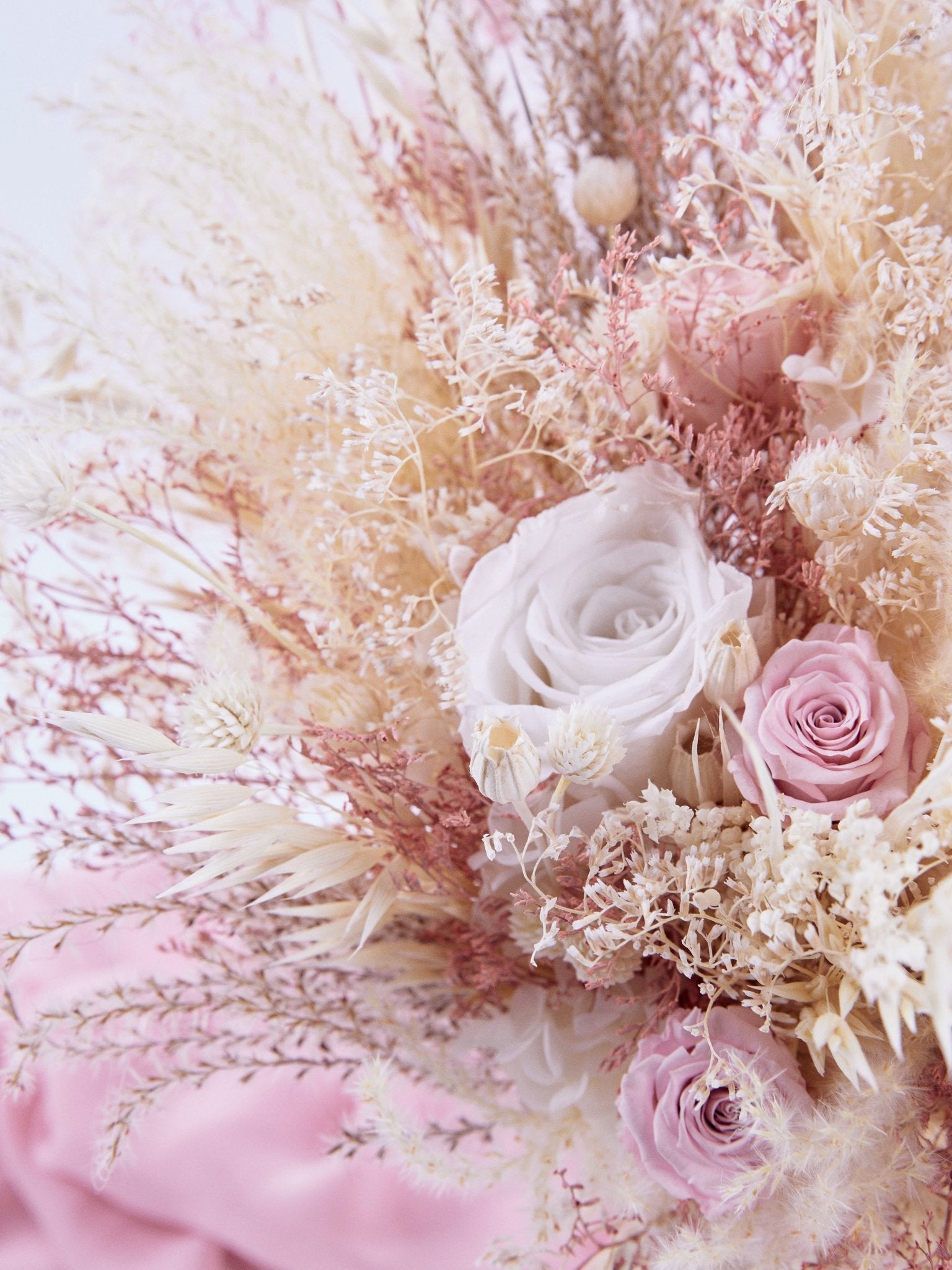 Букет нареченої з пудровими трояндами - DecorFlowerBar