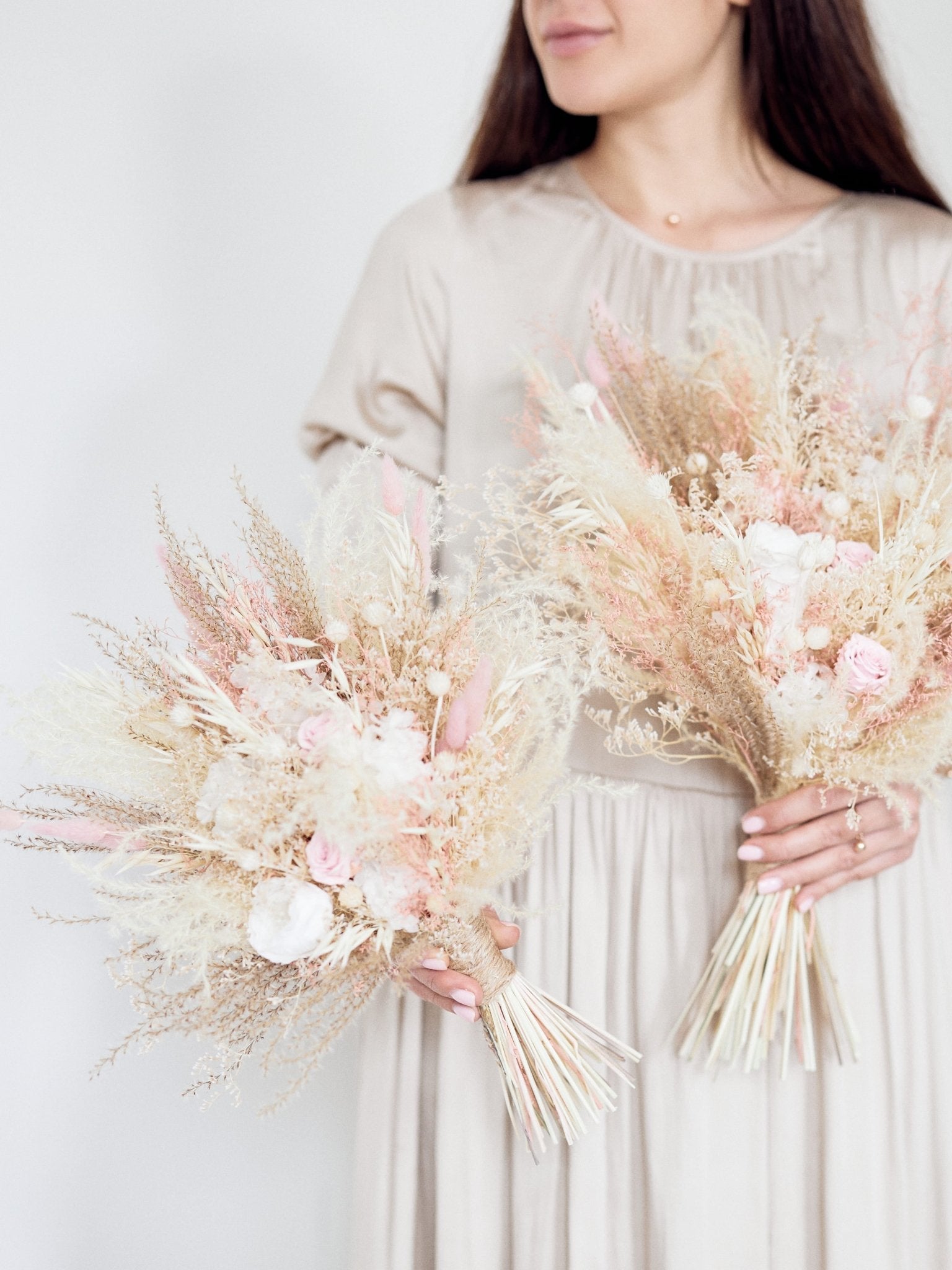 Букет нареченої з пудровими трояндами - DecorFlowerBar