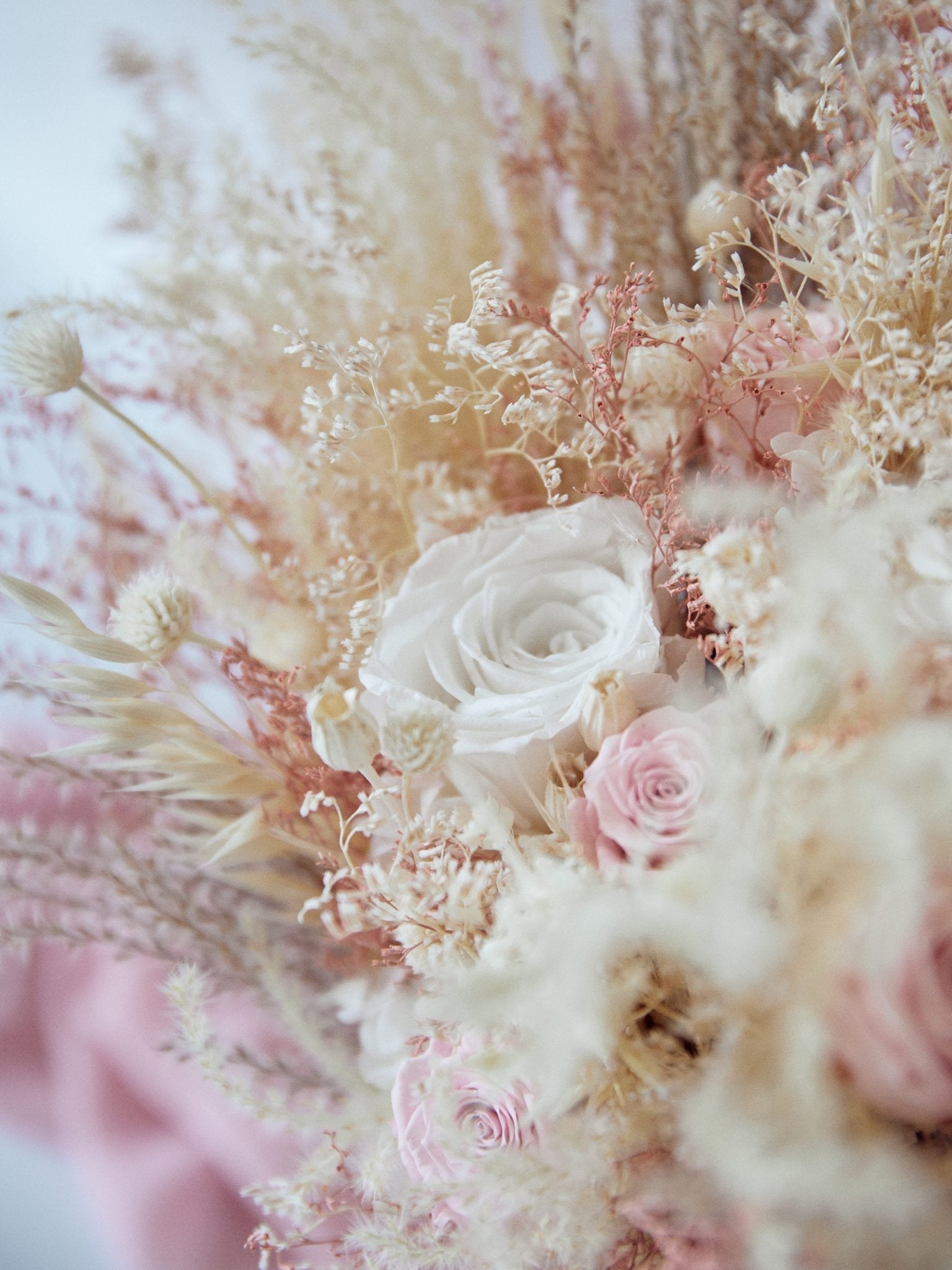 Букет нареченої з пудровими трояндами - DecorFlowerBar