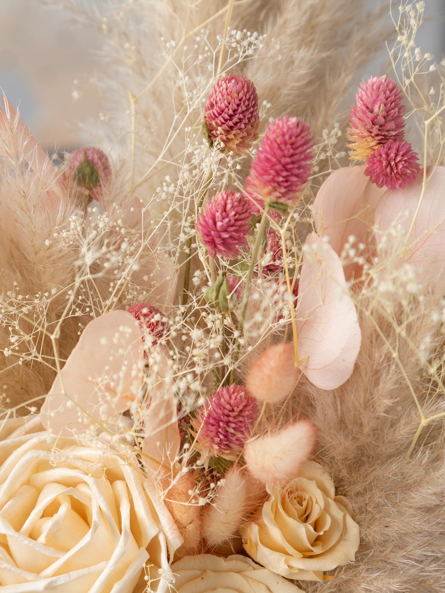 Букет з пампасу та стабілізованими трояндами - DecorFlowerBar