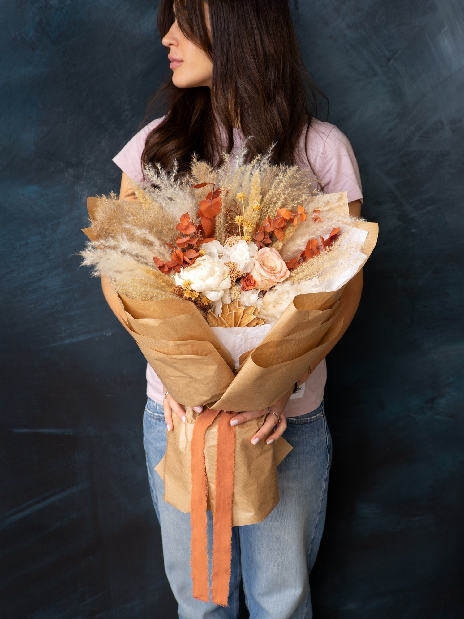 Букет з помаранчевим евкаліптом та сухоцвітами - DecorFlowerBar