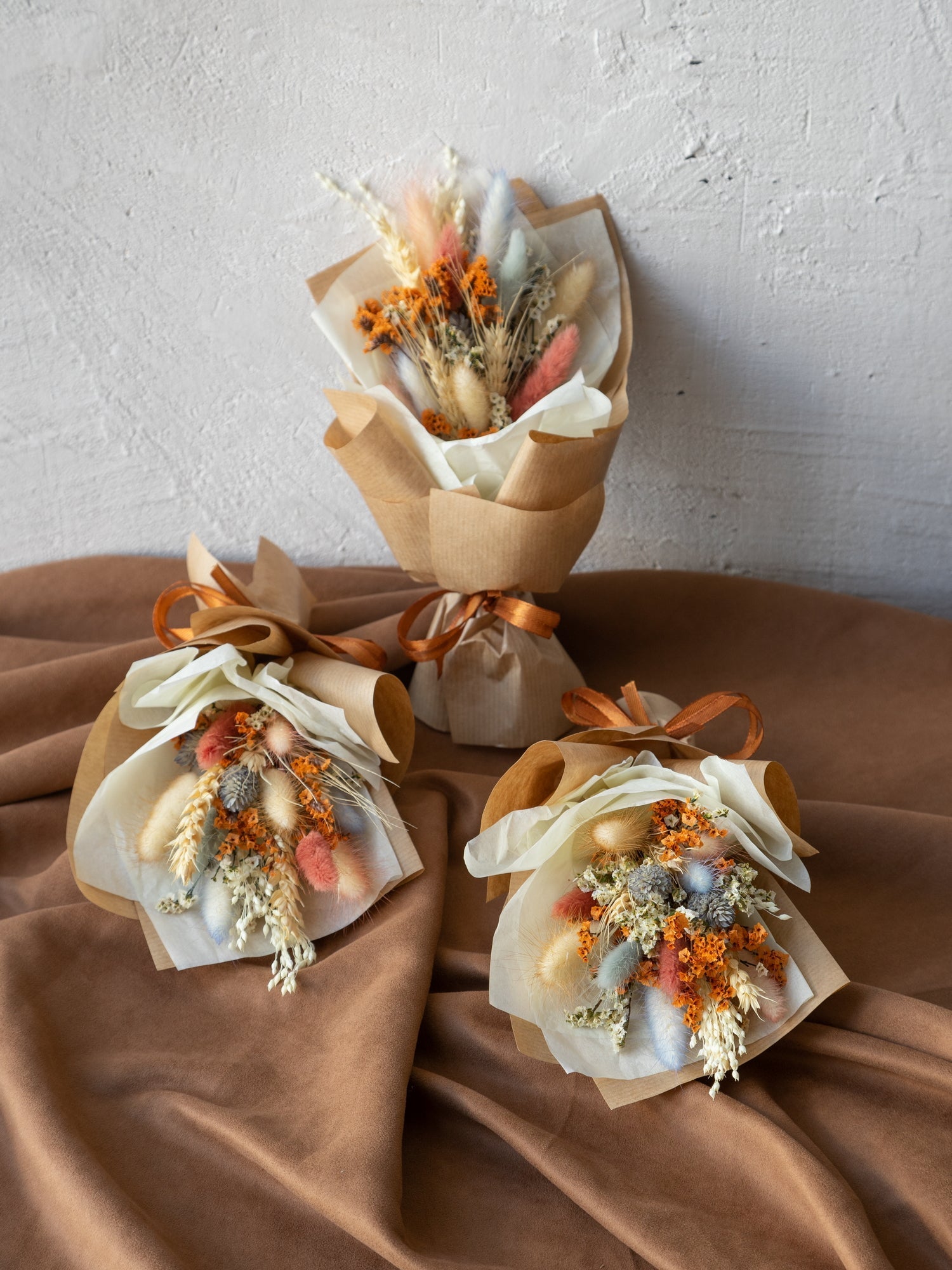 Букети-компліменти з помаранчевою каспеєю - DecorFlowerBar