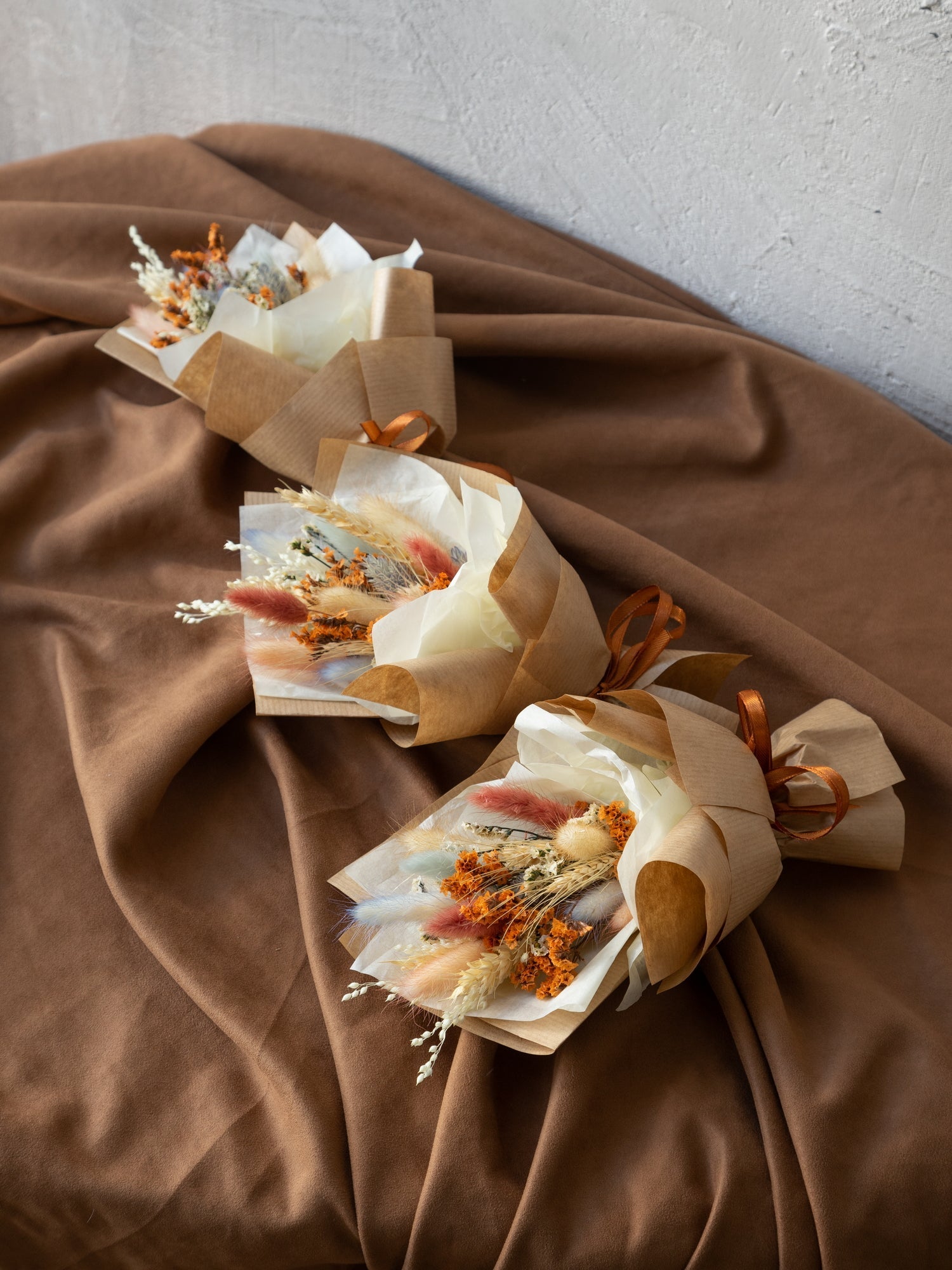 Букети-компліменти з помаранчевою каспеєю - DecorFlowerBar
