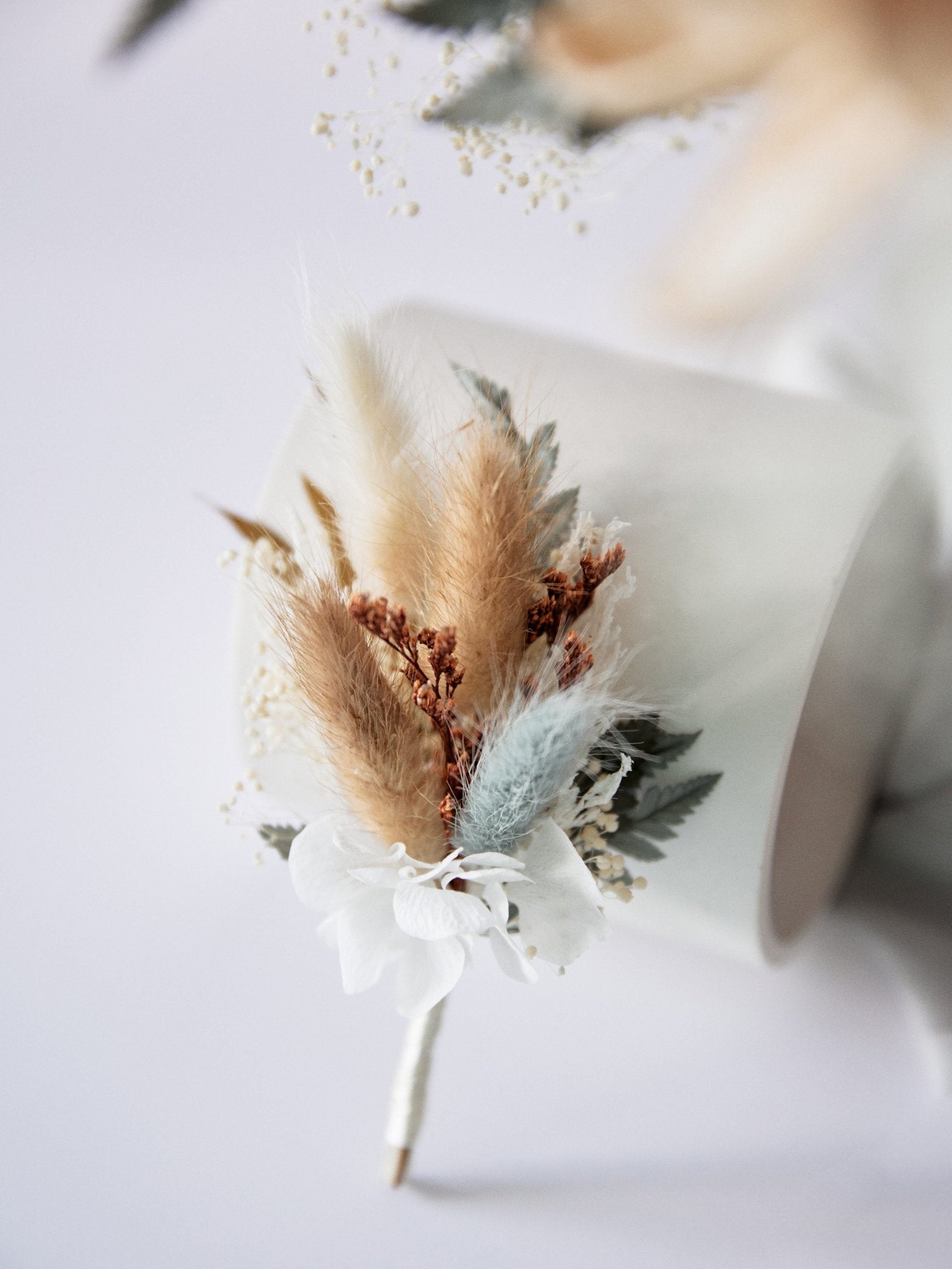 Бутоньєрка на весілля в оливкових тонах - DecorFlowerBar