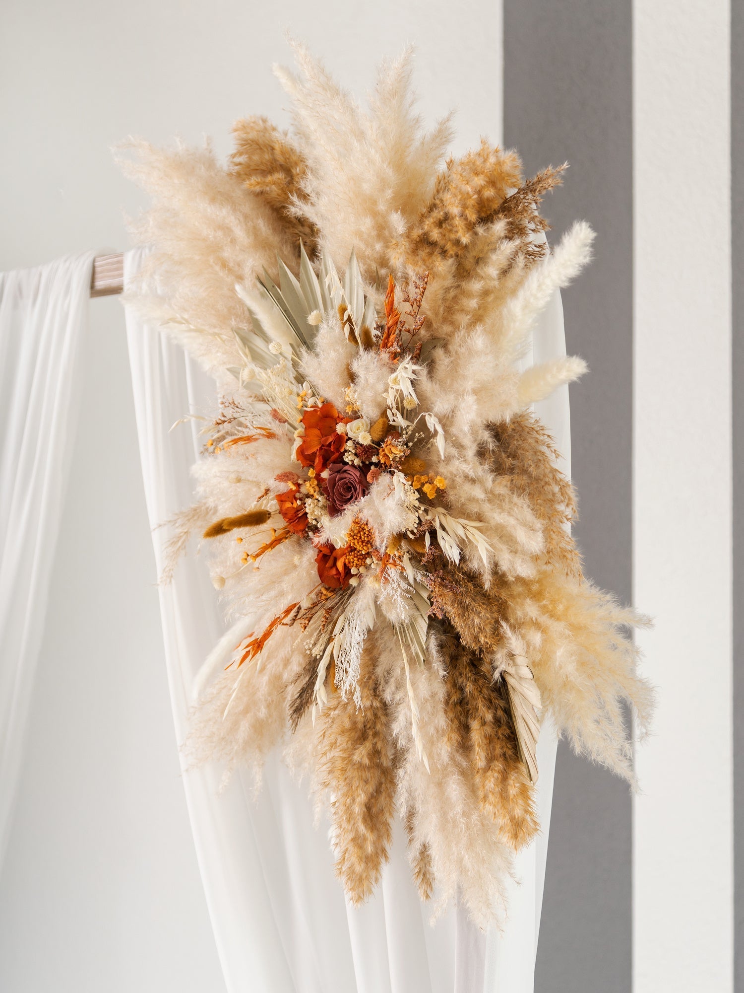 Декор для весільної арки з теракотовими квітами - DecorFlowerBar