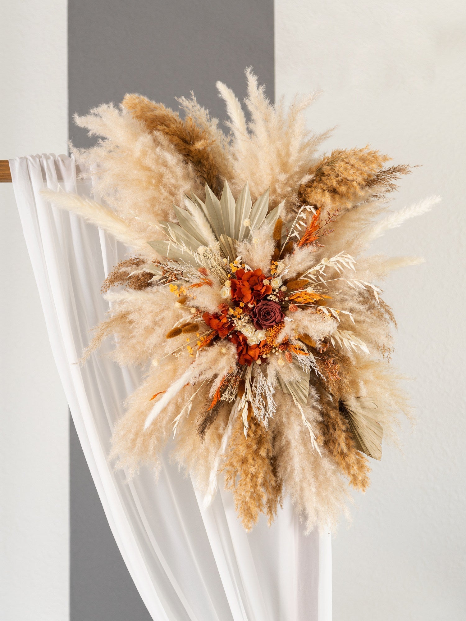 Декор для весільної арки з теракотовими квітами - DecorFlowerBar
