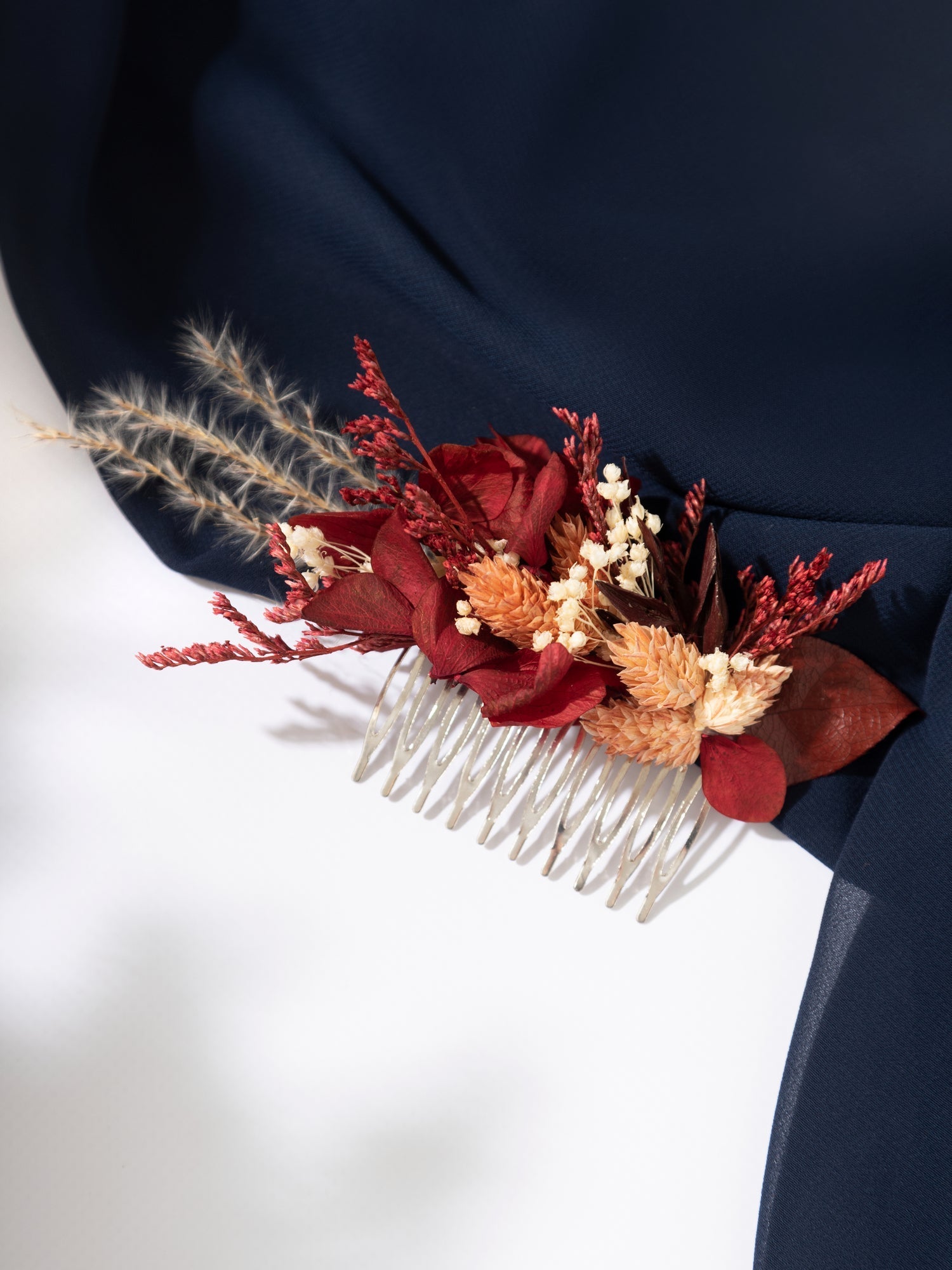 Гребінець для вололсся з бордовою гортензією - DecorFlowerBar