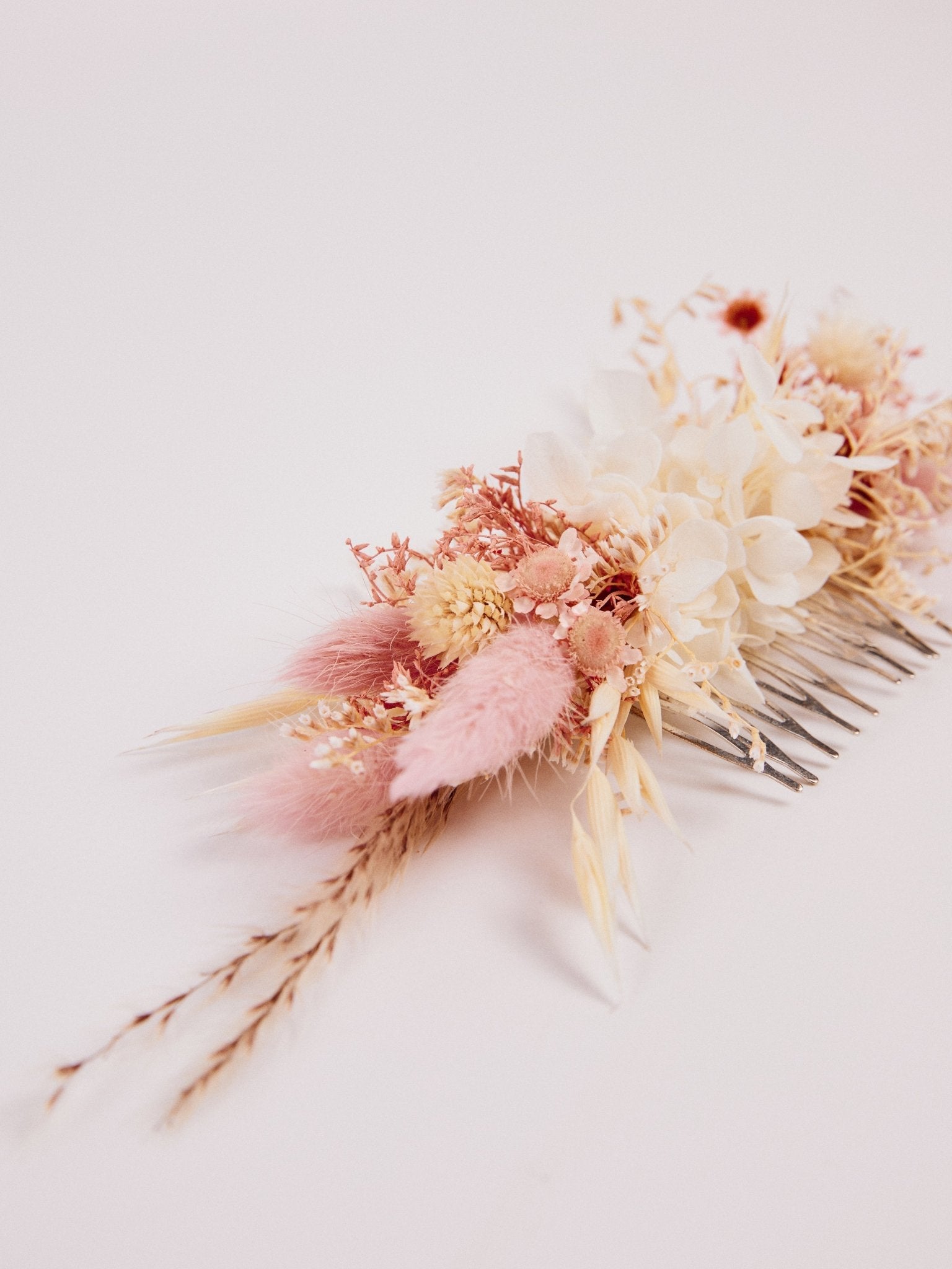 Гребінець для волосся з пудровими квітами - DecorFlowerBar