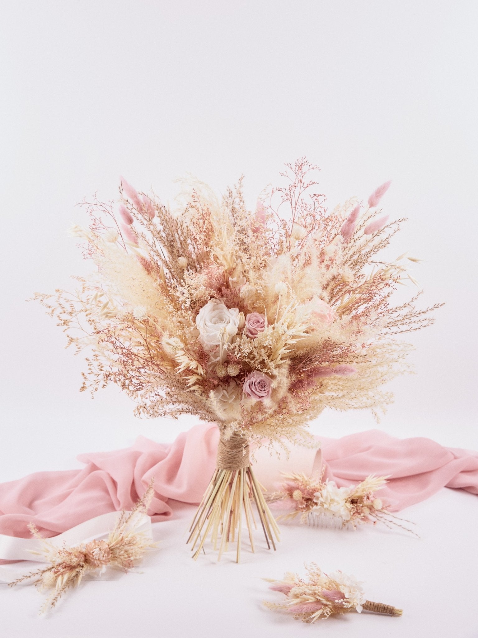 Гребінець для волосся з пудровими квітами - DecorFlowerBar
