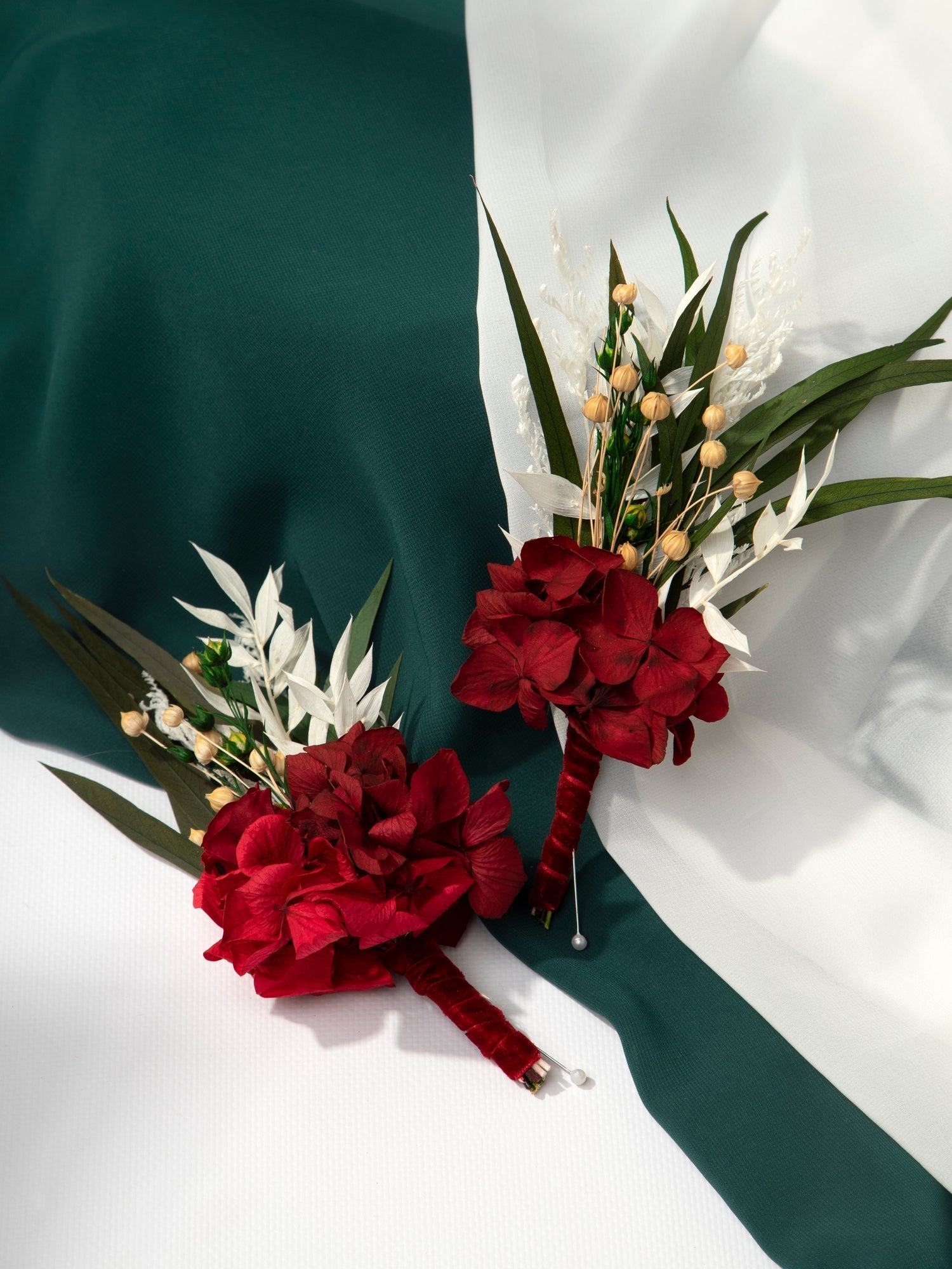 Весільна бутоньєрка з гортензією та евкаліптом - DecorFlowerBar
