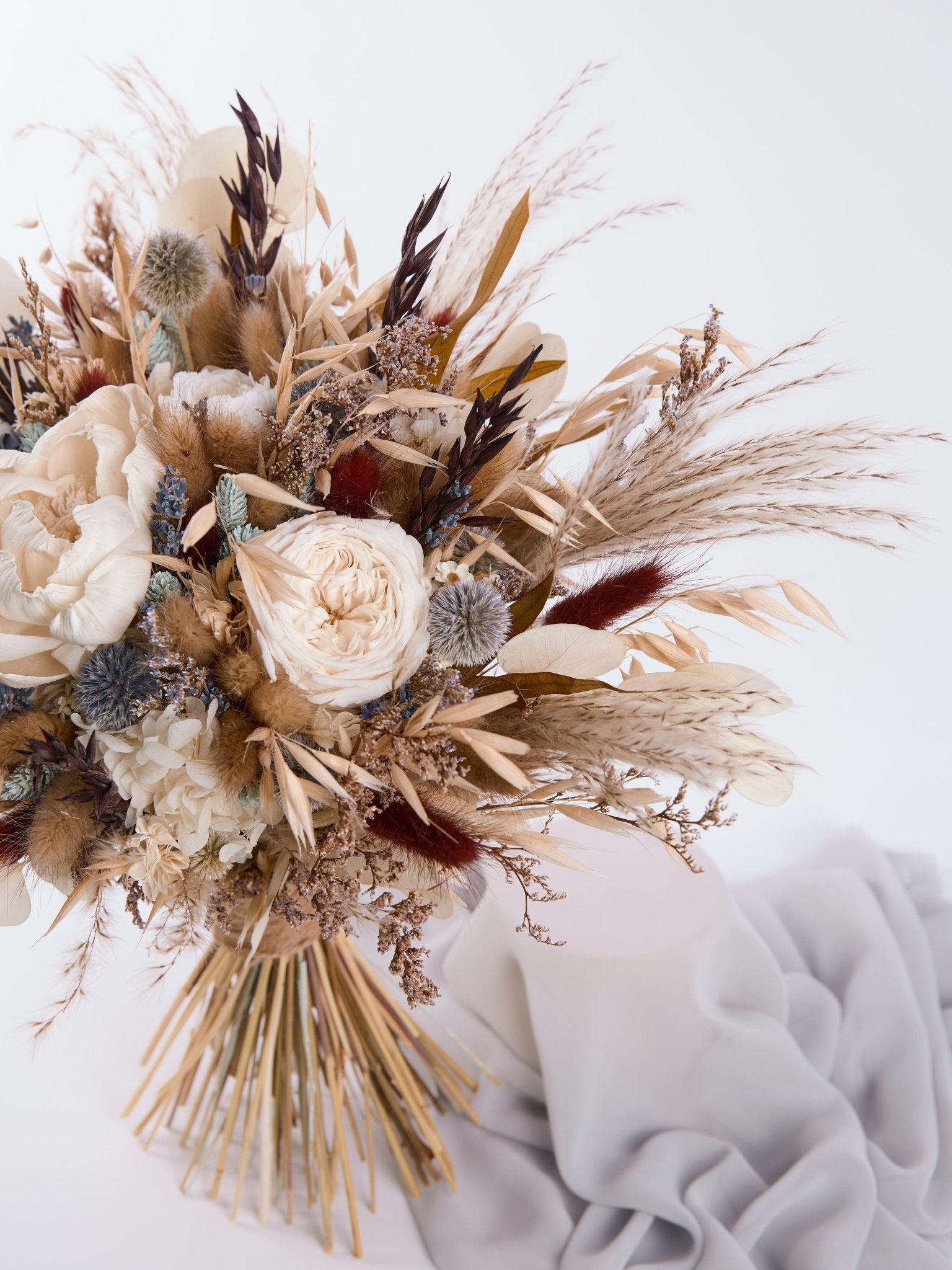 Весільний букет з лавандою та пильно-синіми квітами - DecorFlowerBar
