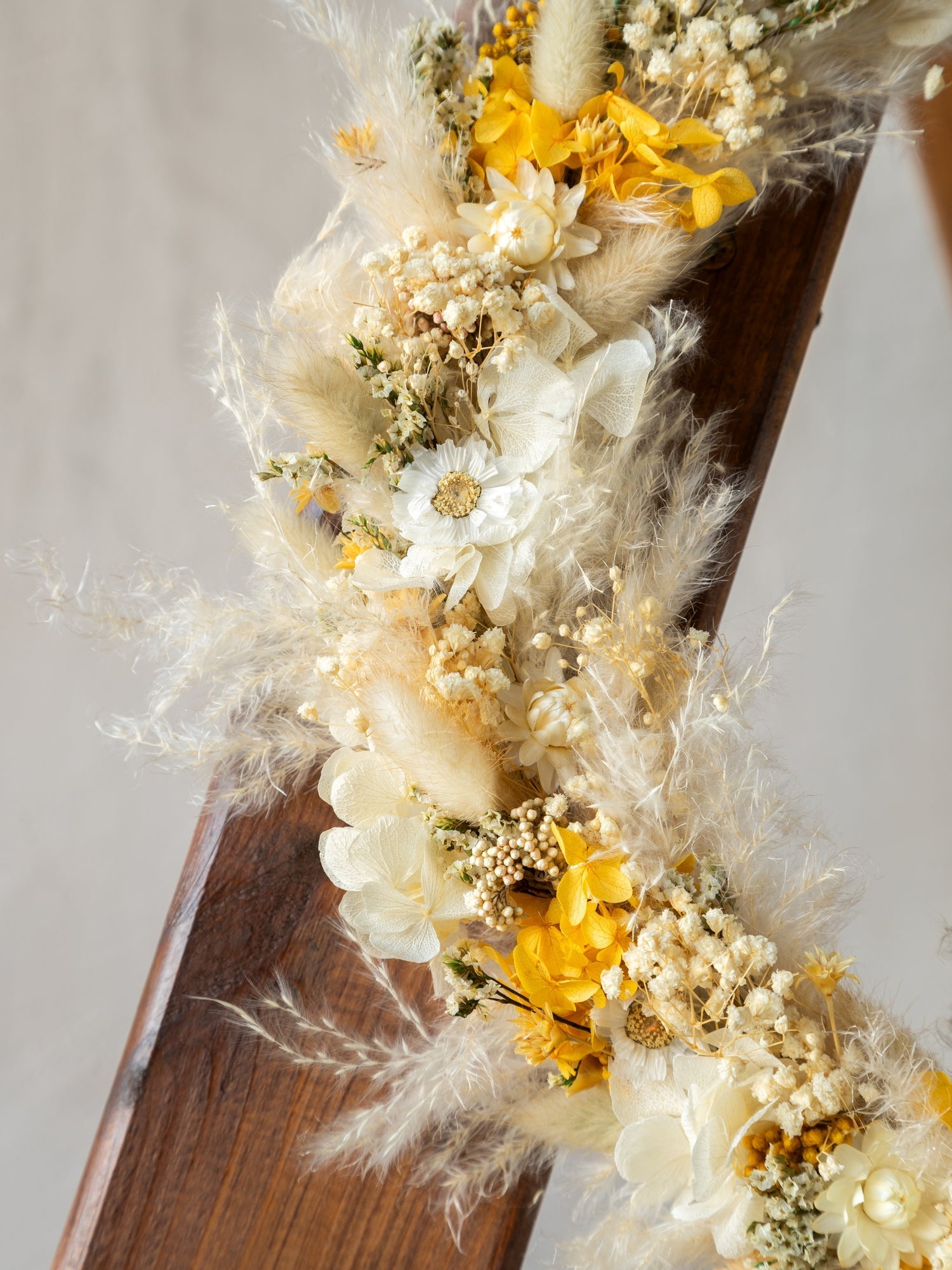 Весняний інтер’єрний віночок із сухоцвітів - DecorFlowerBar
