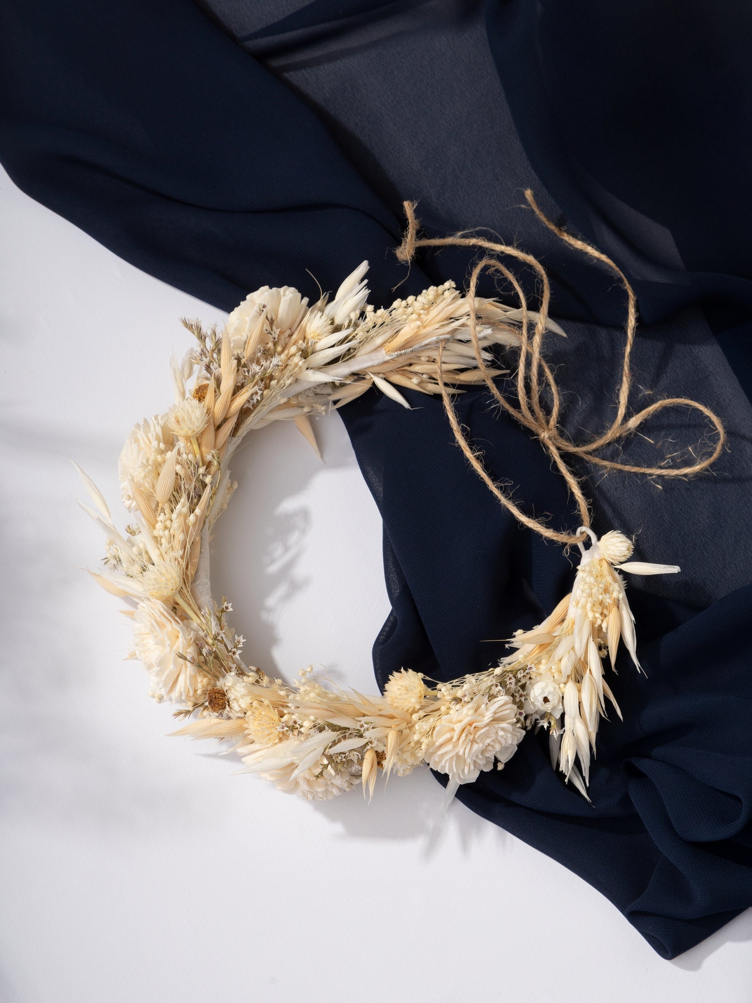 Вінок на голову з молочних сухоцвітів - DecorFlowerBar