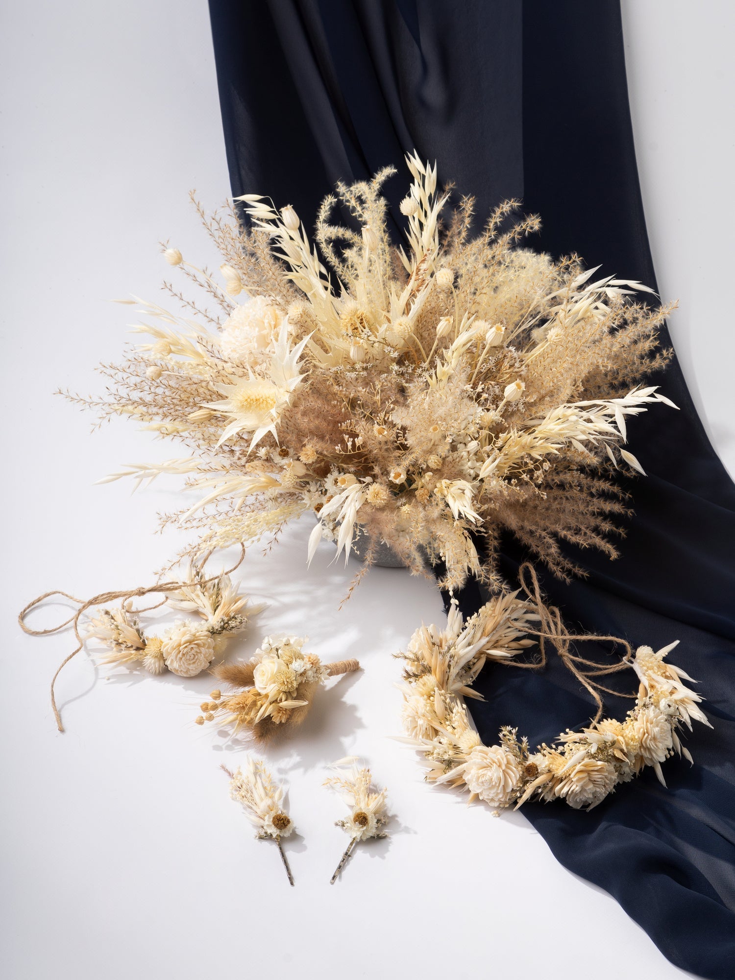 Вінок на голову з молочних сухоцвітів - DecorFlowerBar