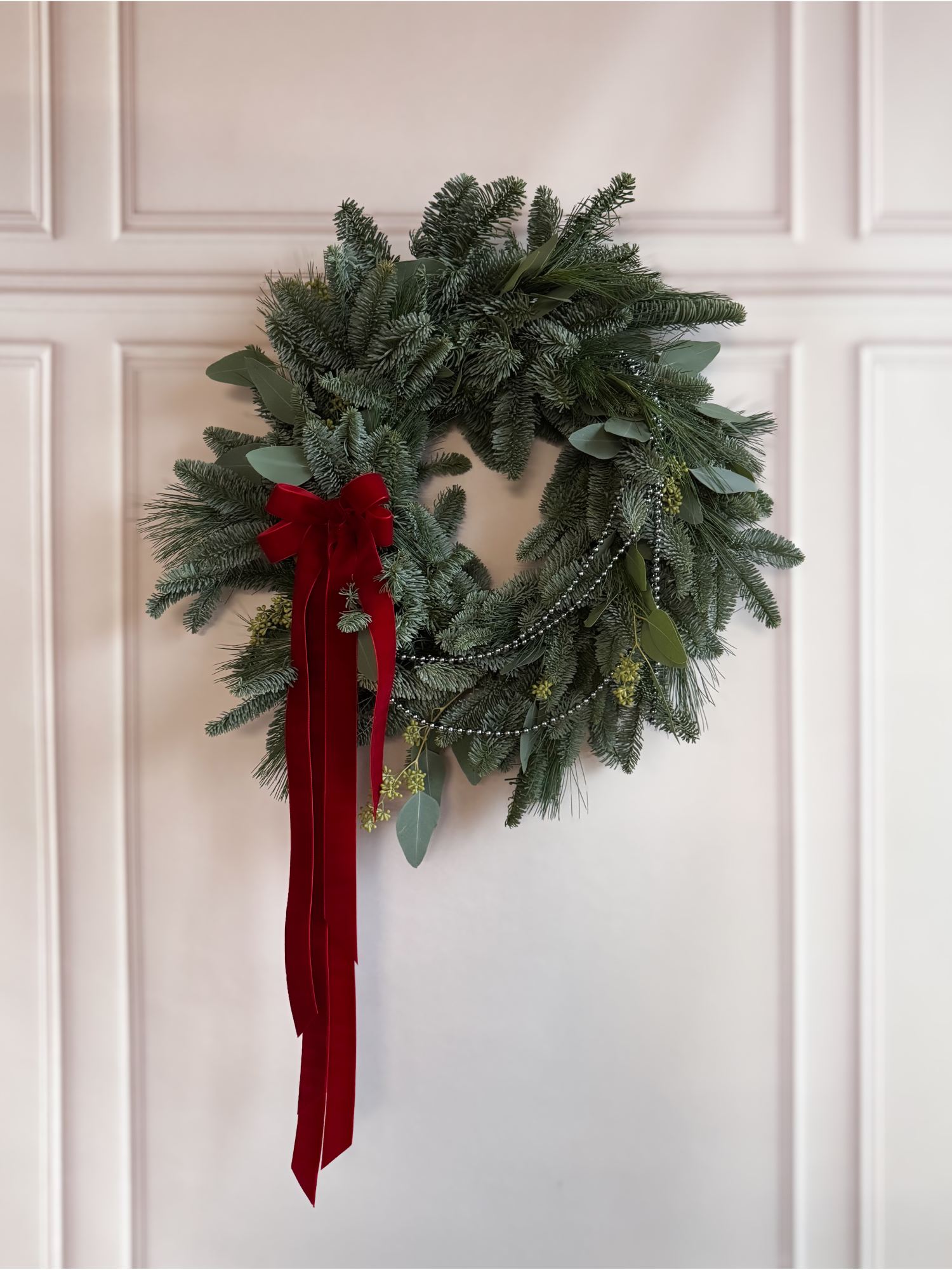 Різдвяний віночок з бусами