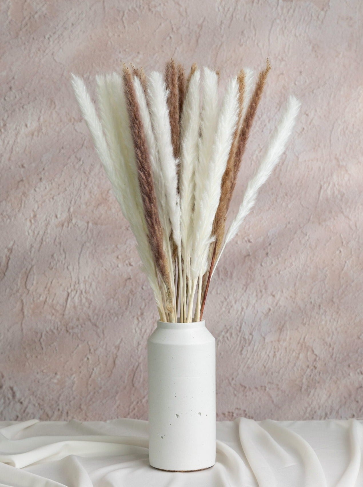 Бетонна ваза із сухоцвітами пампасної трави - DecorFlowerBar