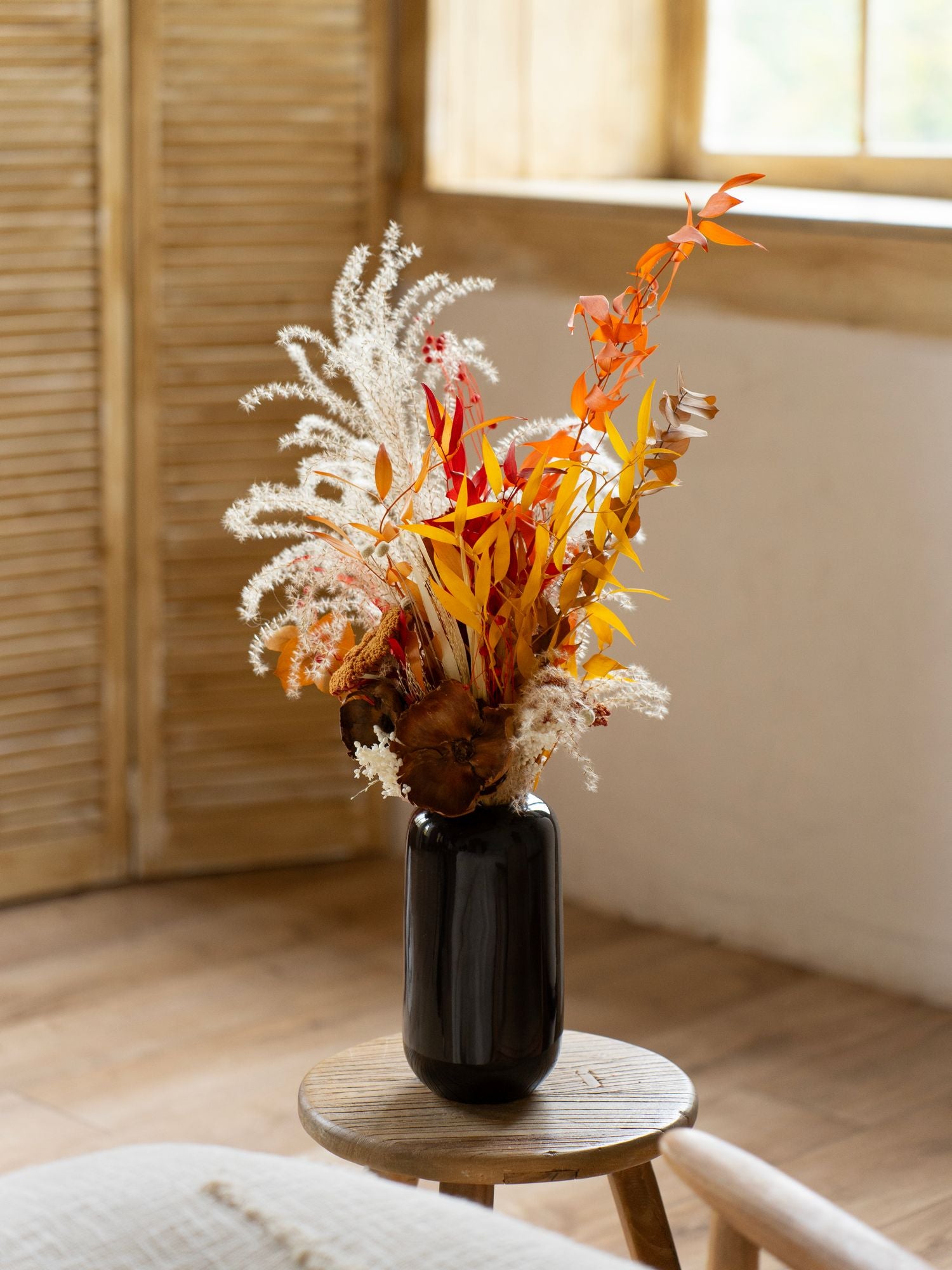 Жовтогаряча композиція з сухоцвітів