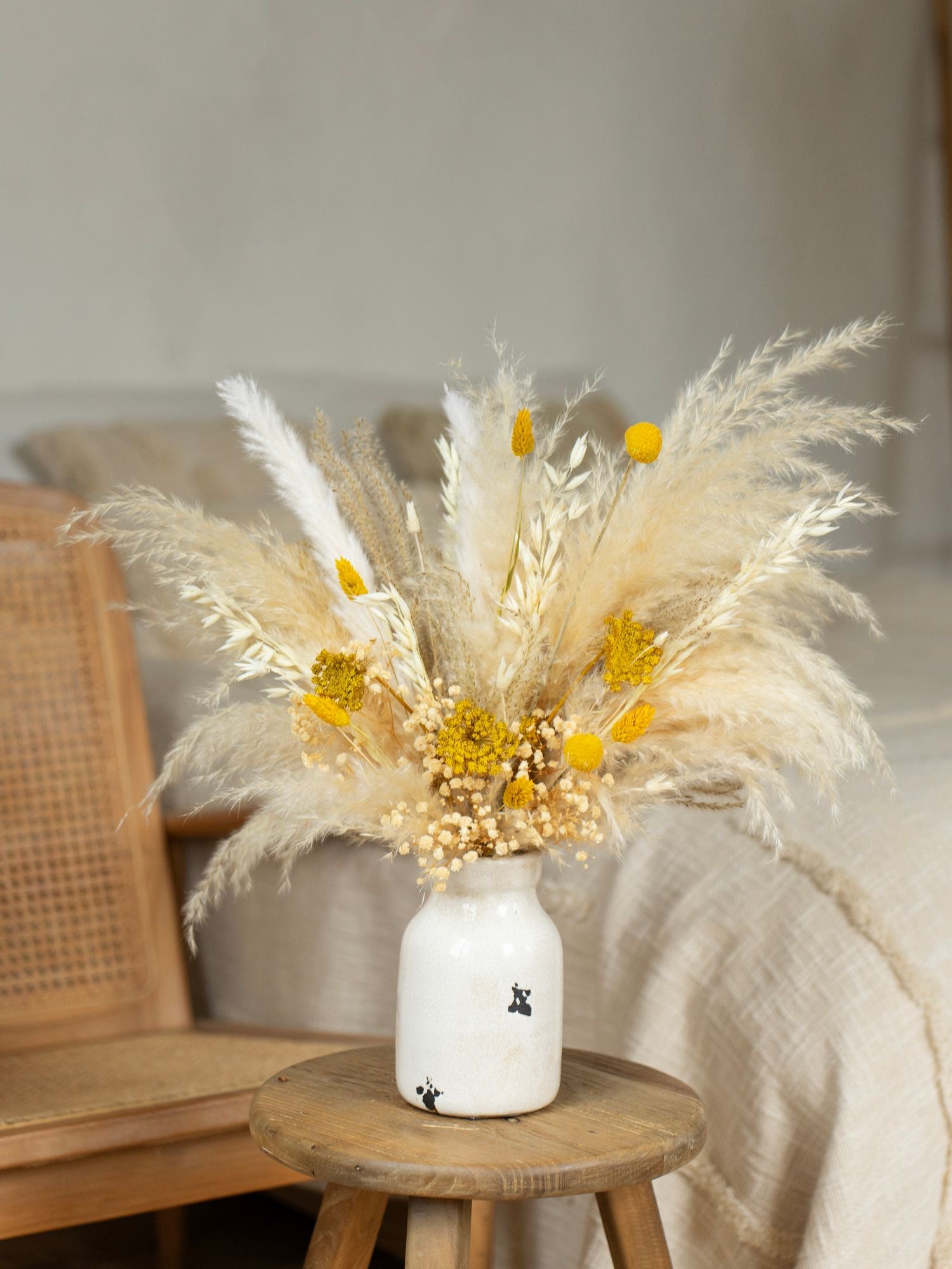 Бохо композиція з жовтими акцентами