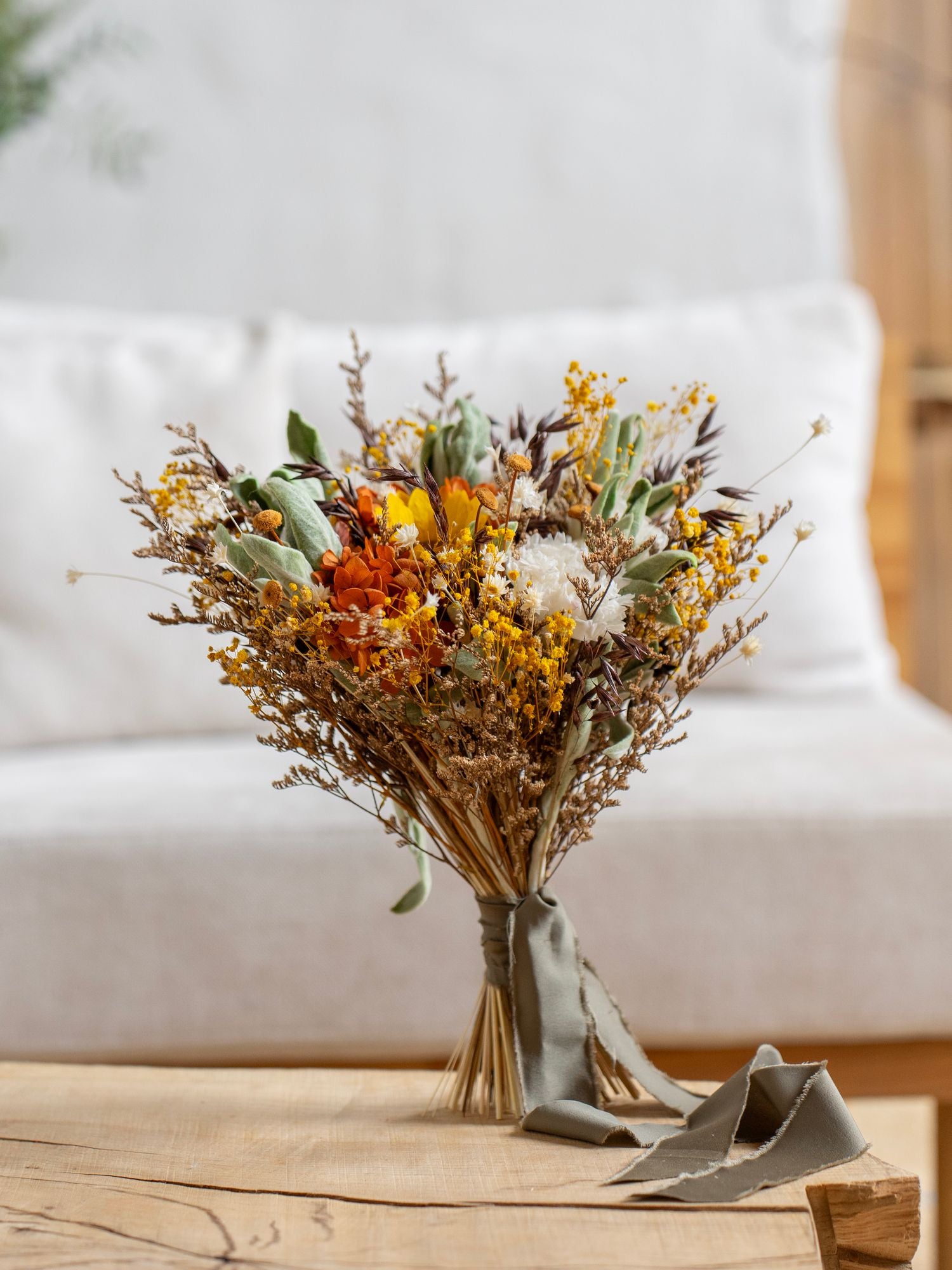 Яскравий букет із соняшником