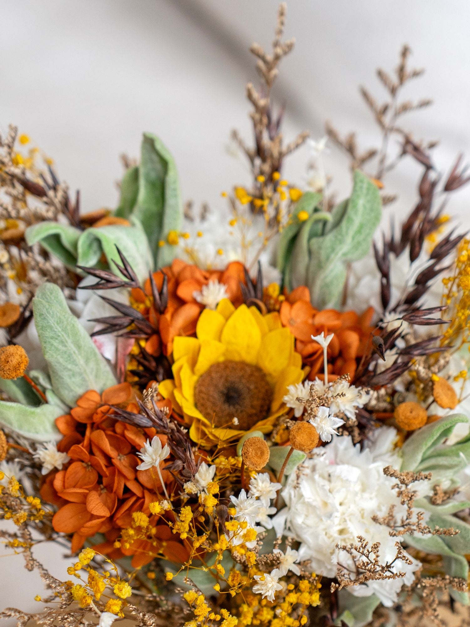 Яскравий букет із соняшником