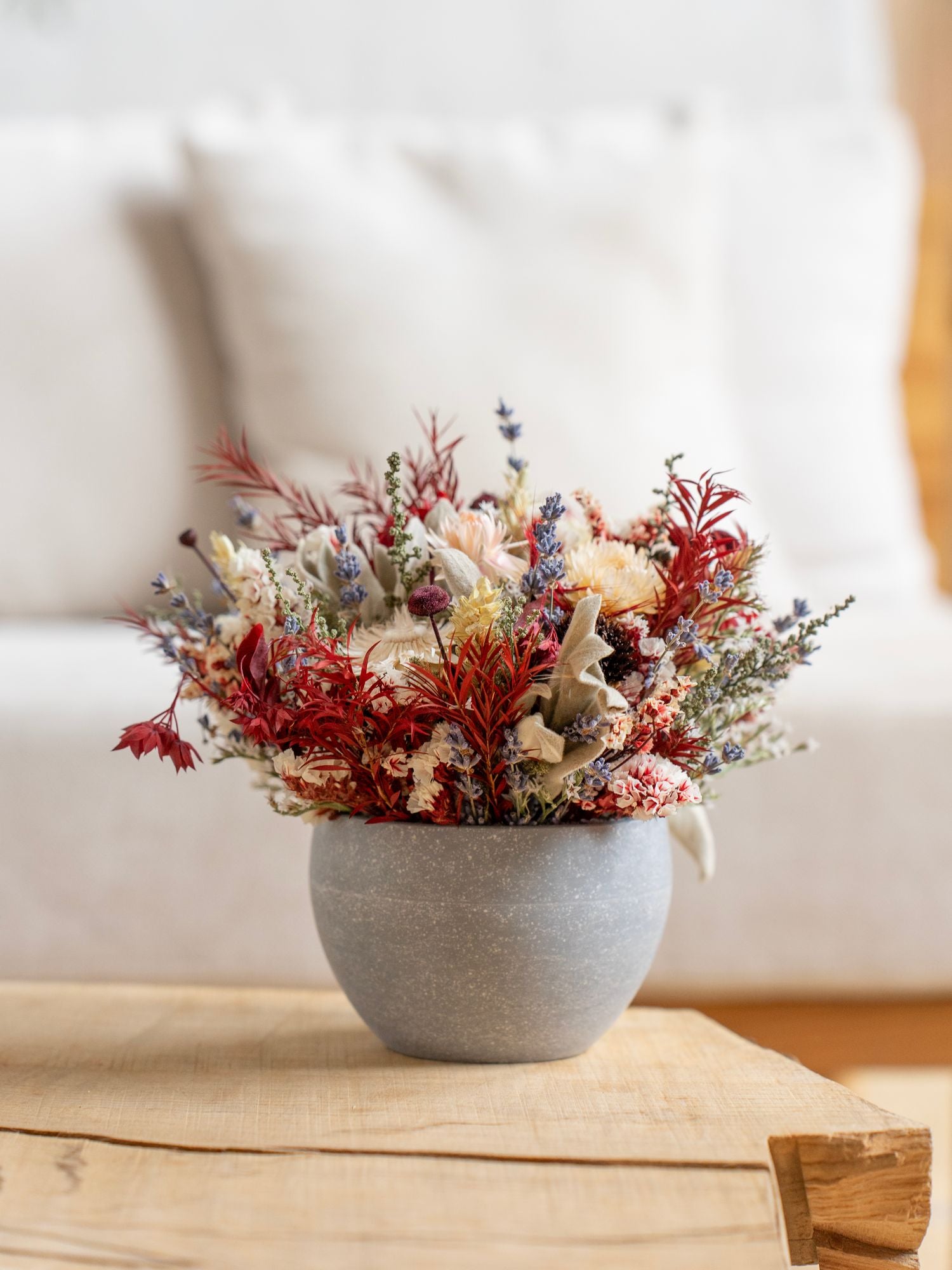 Яскраве міні кашпо з сухоцвітами